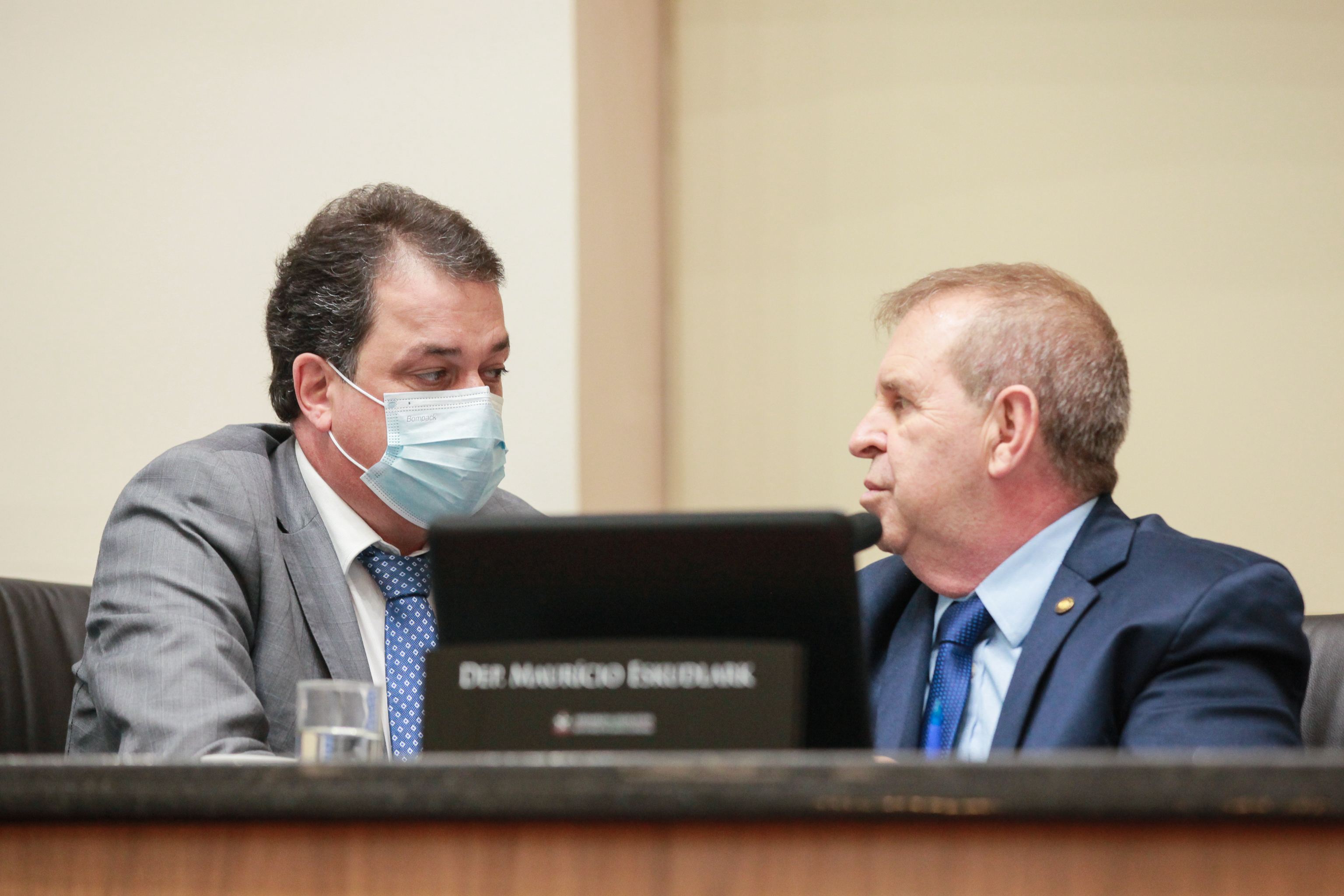 - Deputado Rodrigo Minotto (PDT) - Deputado Maurício Eskudlark (PL)