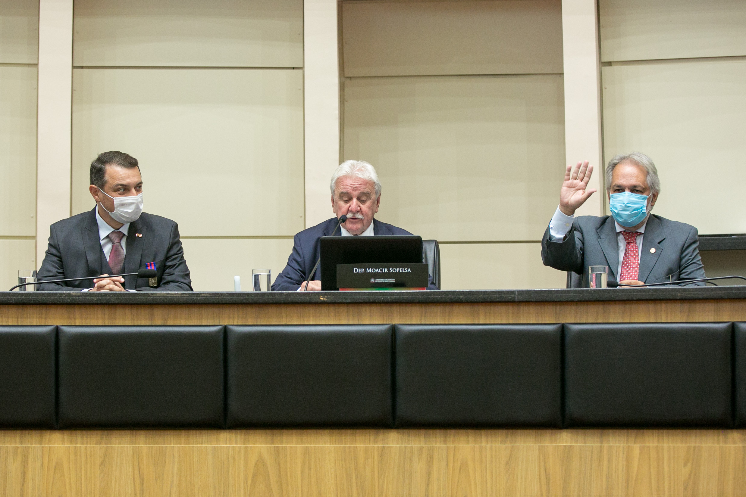 Governador Carlos Moisés, Deputado Moacir Sopelsa (MDB) e presidente do Tribunal de Justiça João Henrique Blasi