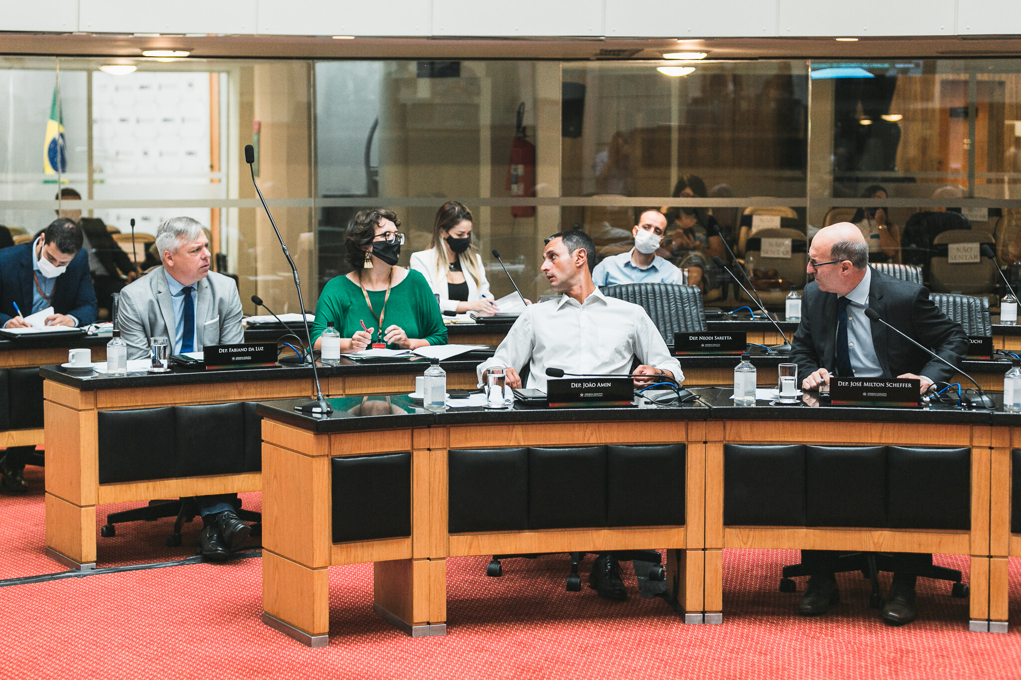 Reajuste do salário mínimo regional recebe parecer favorável da CCJ