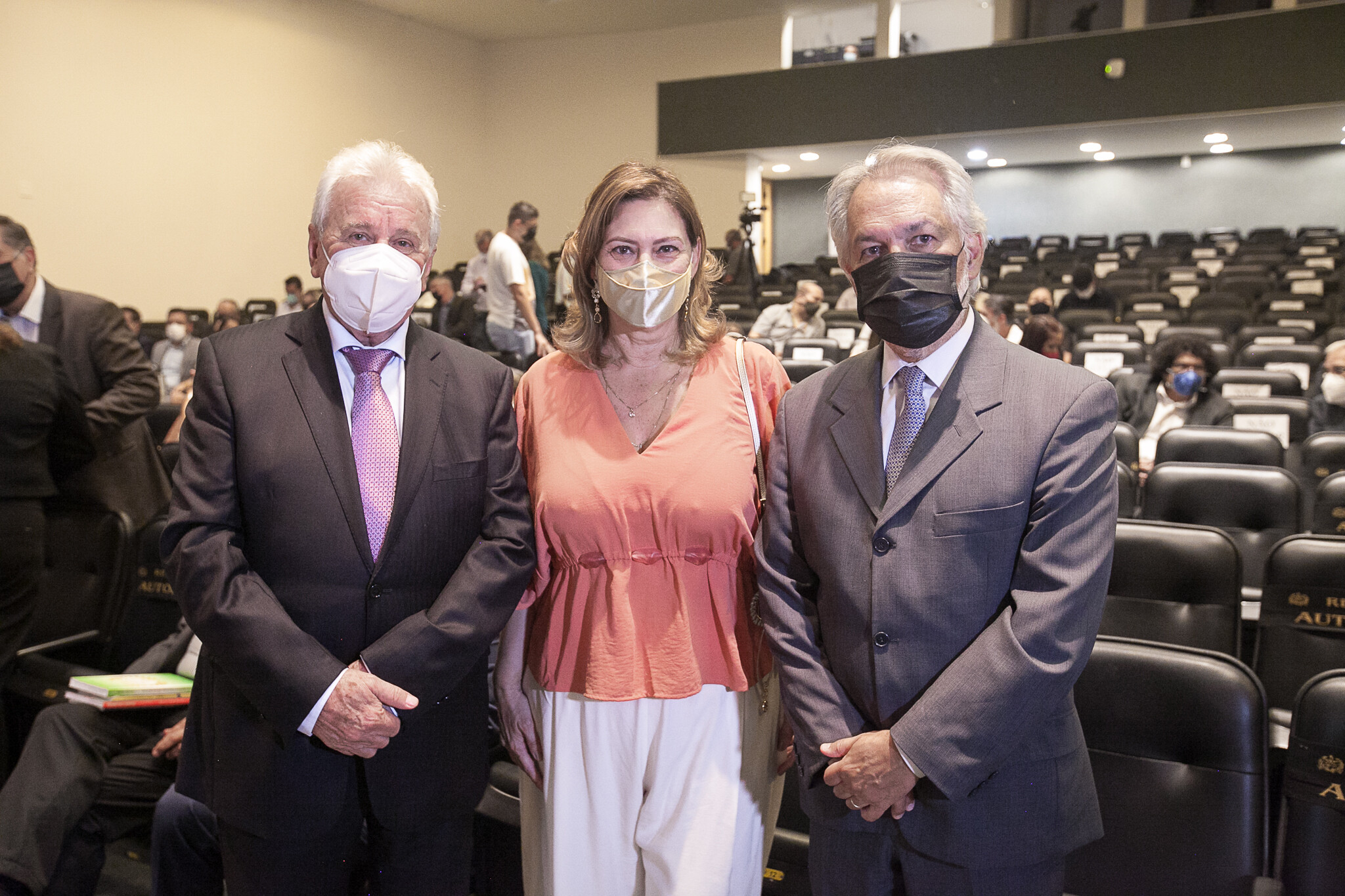 Deputado Moacir Sopelsa, presidente da Alesc, Débora Almada, presidente da ACI, e João Henrique Blasi, presidente do Tribunal de Justiça de SC.