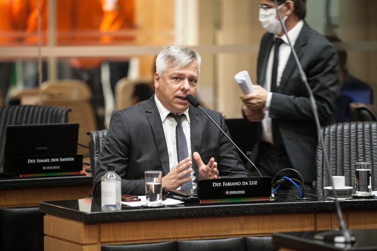 Fabiano destaca garantia de recursos às famílias atingidas pela estiagem