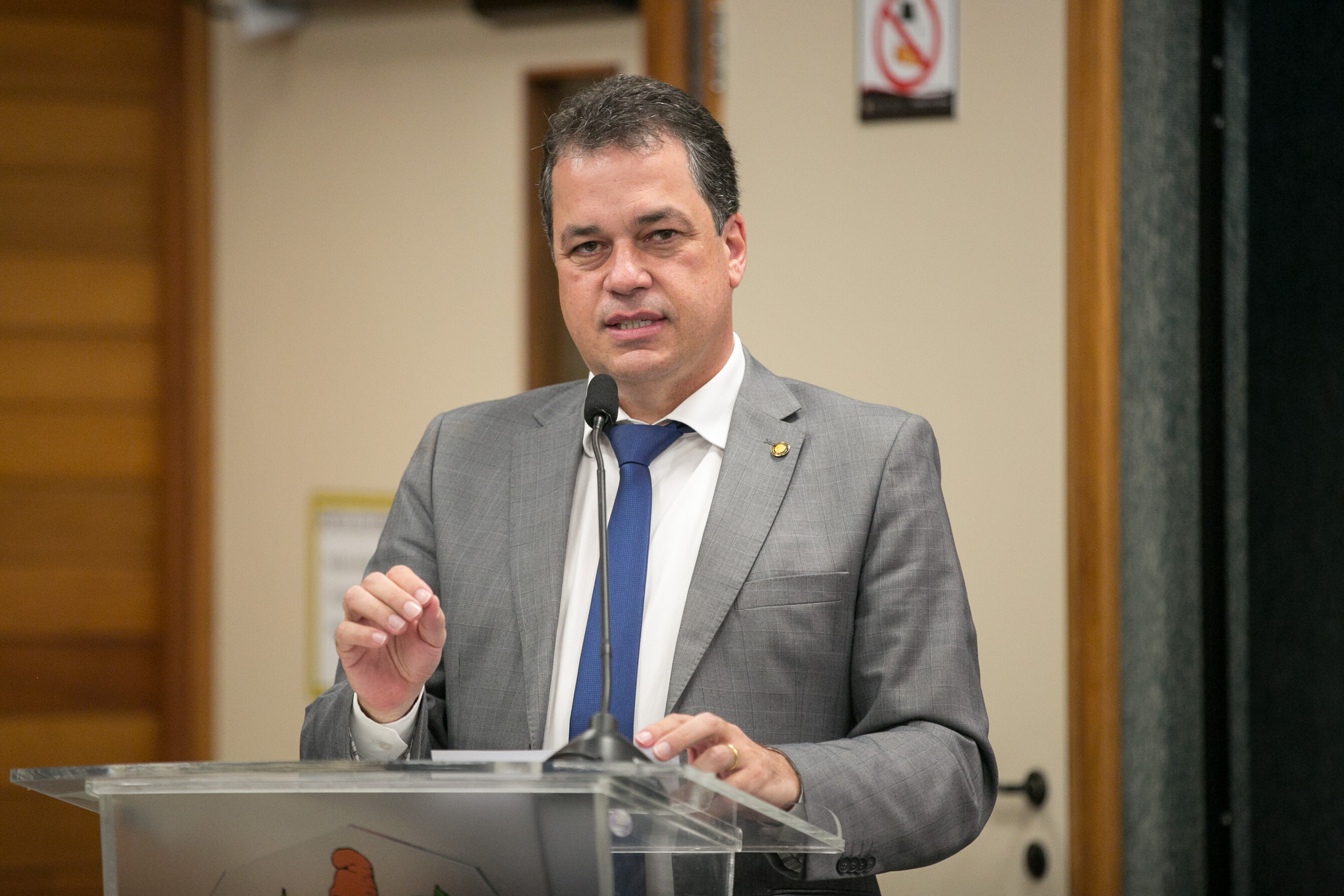Rodrigo Minotto testa positivo para Covid-19
