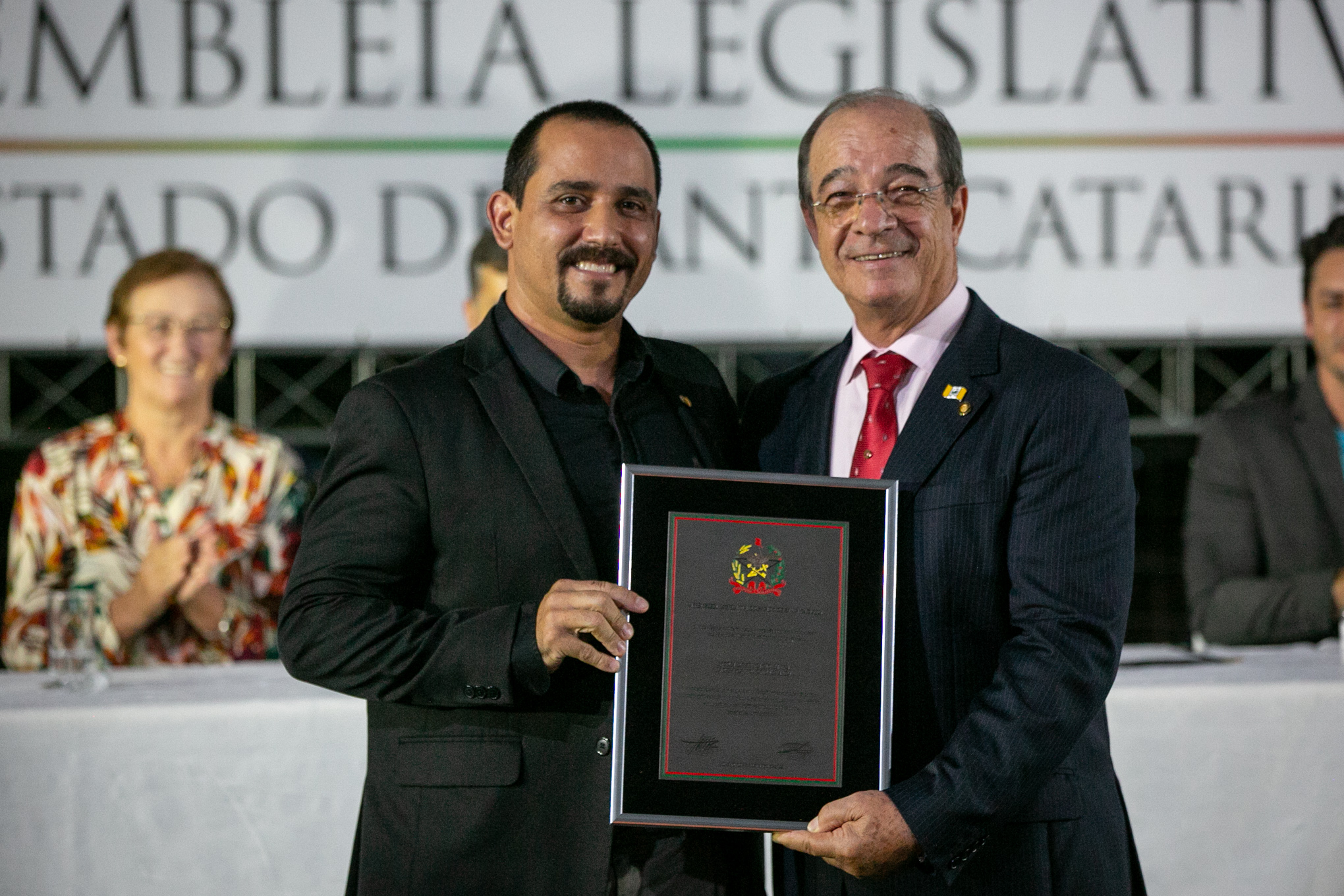 Deputado Celso Zuchi (PT) e Diretor da EEB Professor Honório Miranda, professor Dioney Luiz Fernandes