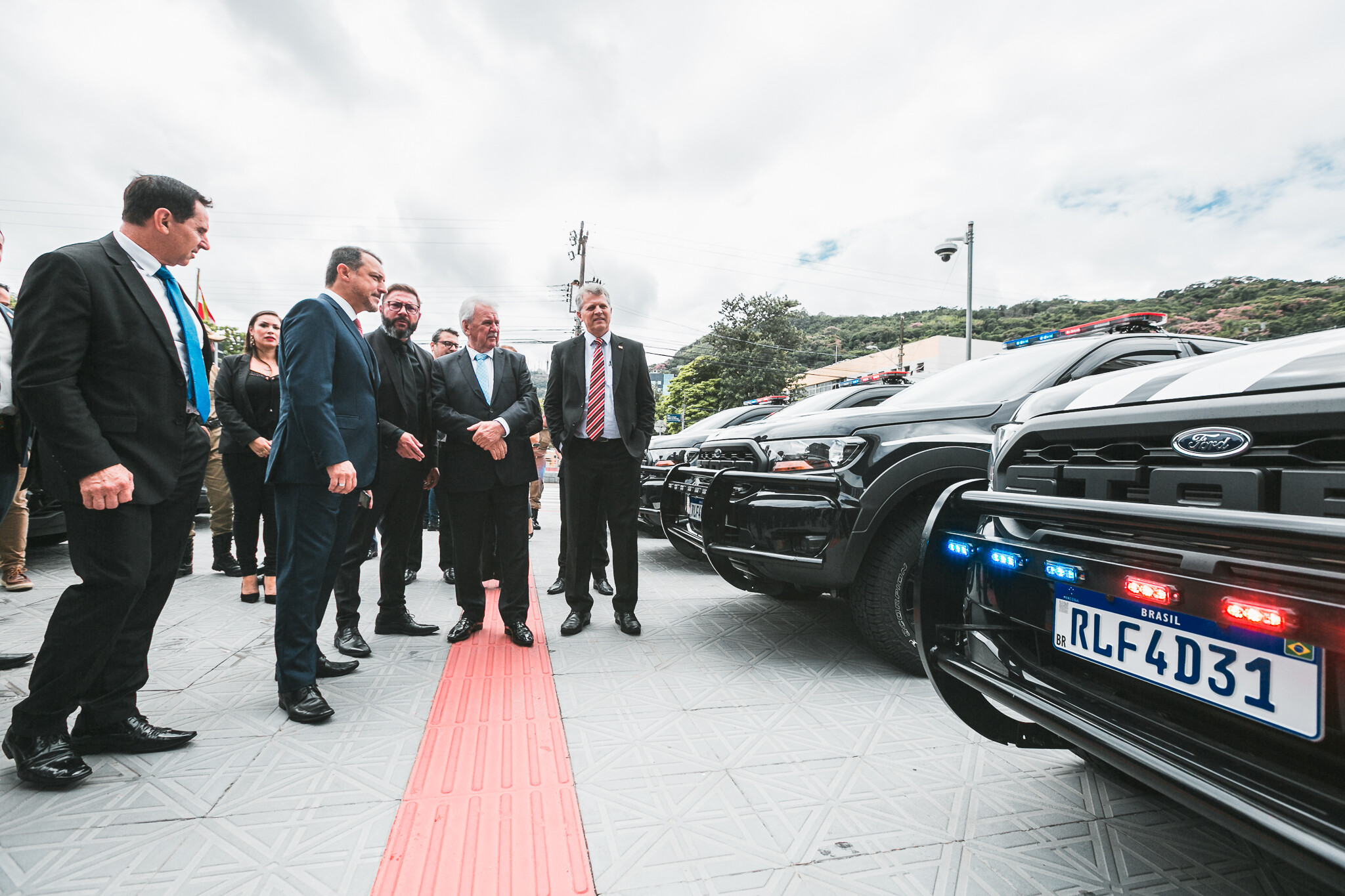 Com recursos de emendas parlamentares, Polícia Civil recebe novas viaturas