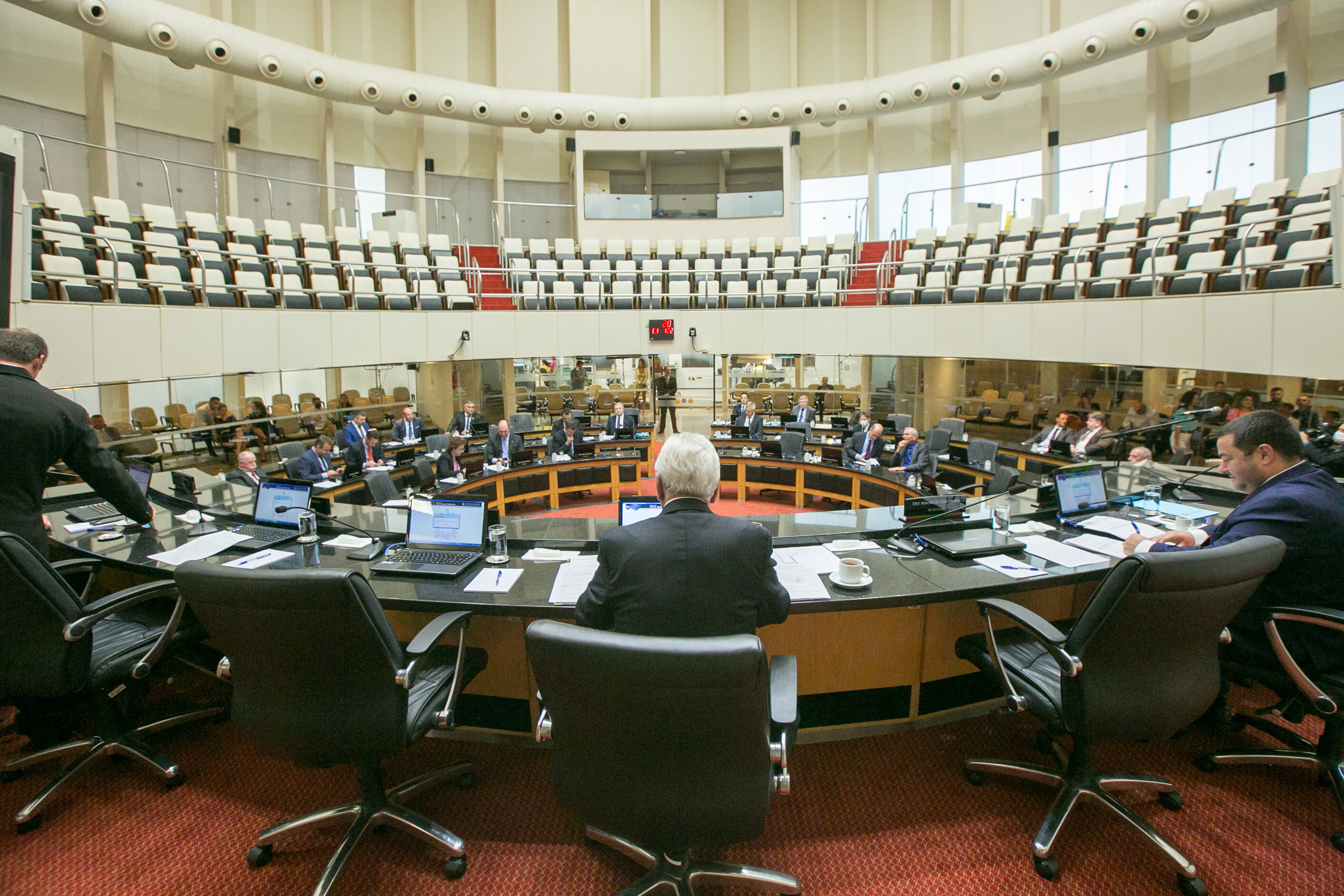 Deputados criticam novos cortes nas BRs e aumentos dos combustíveis