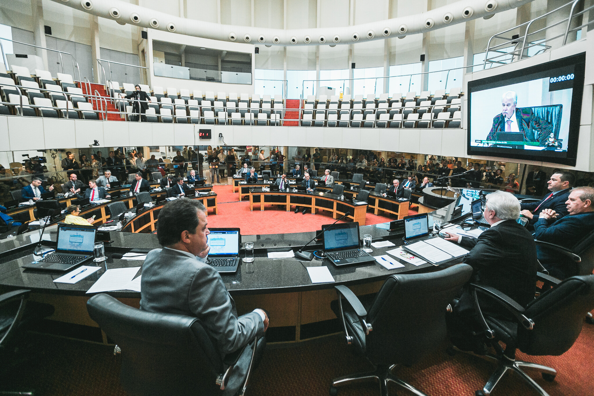A pedido de líderes partidários, votação de veto sobre ICMS é adiada