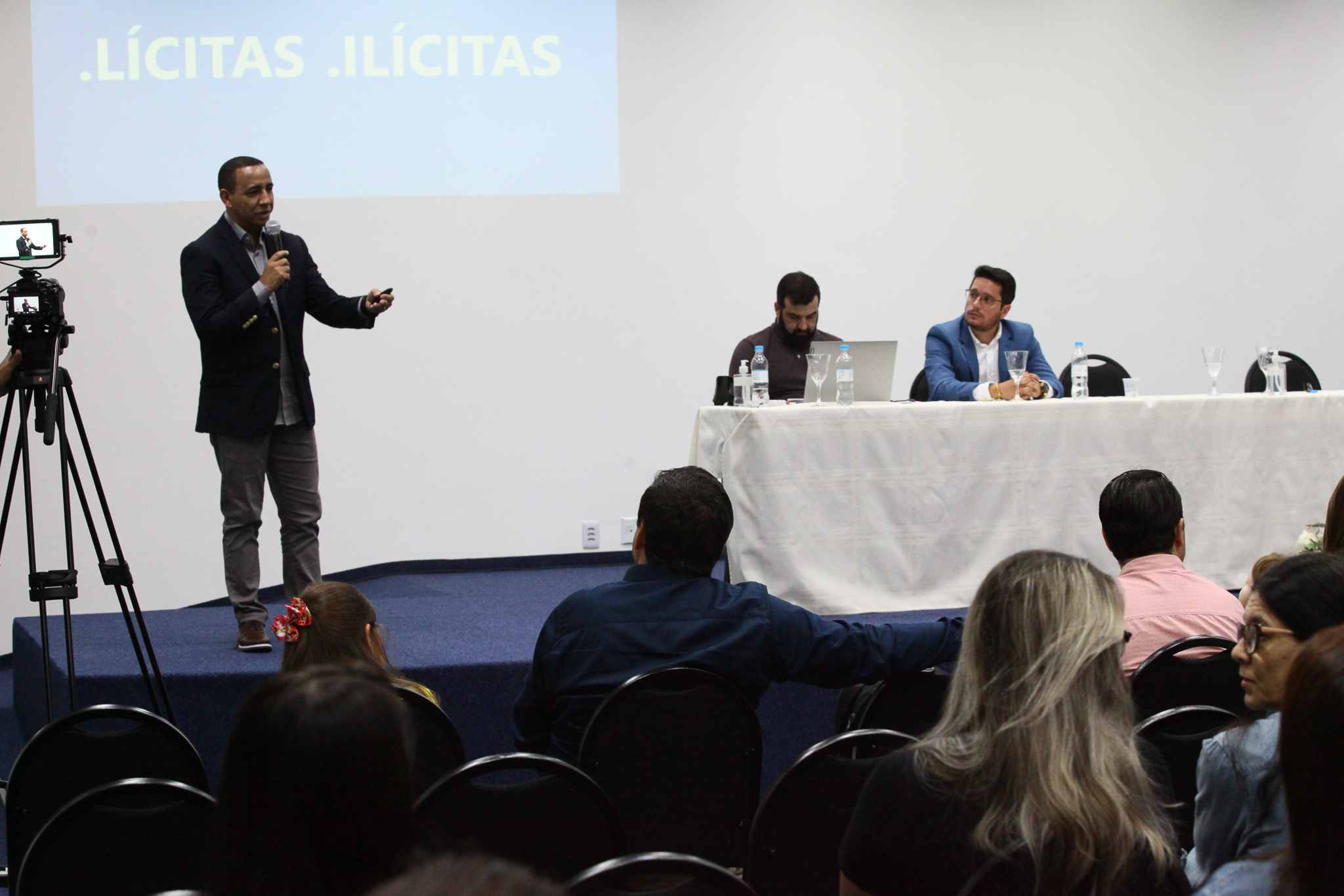 Palestra - Mulher e o Drama das Drogas na Família e Sociedade