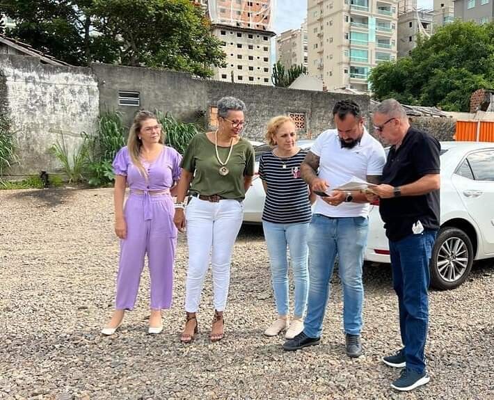 Técnicos fazem vistoria para construção da nova escola Anita Garibaldi em Itapema