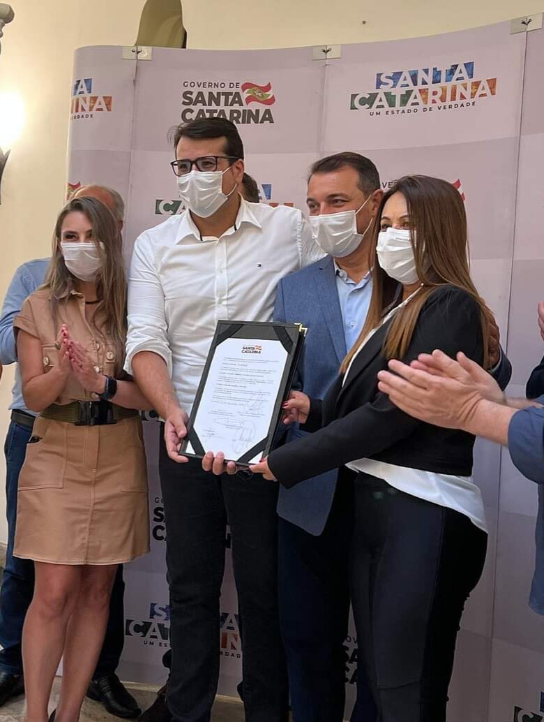Prefeito Aquilles enaltece articulação para viabilizar ponte que liga Penha a Navegantes