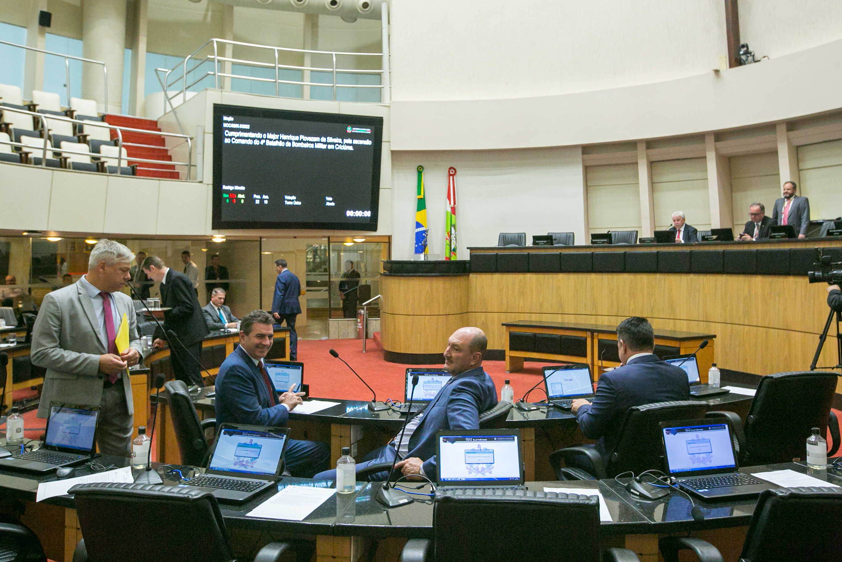 Aprovado projeto que visa dar mais publicidade a contratações públicas