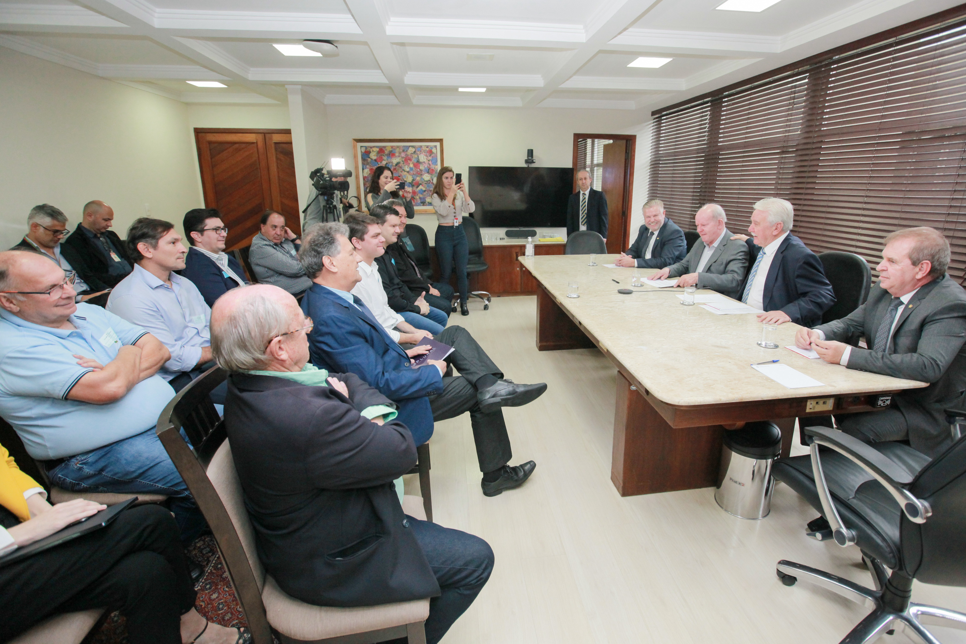 PRESIDÊNCIA: Reunião sobre o ICMS dos combustíveis