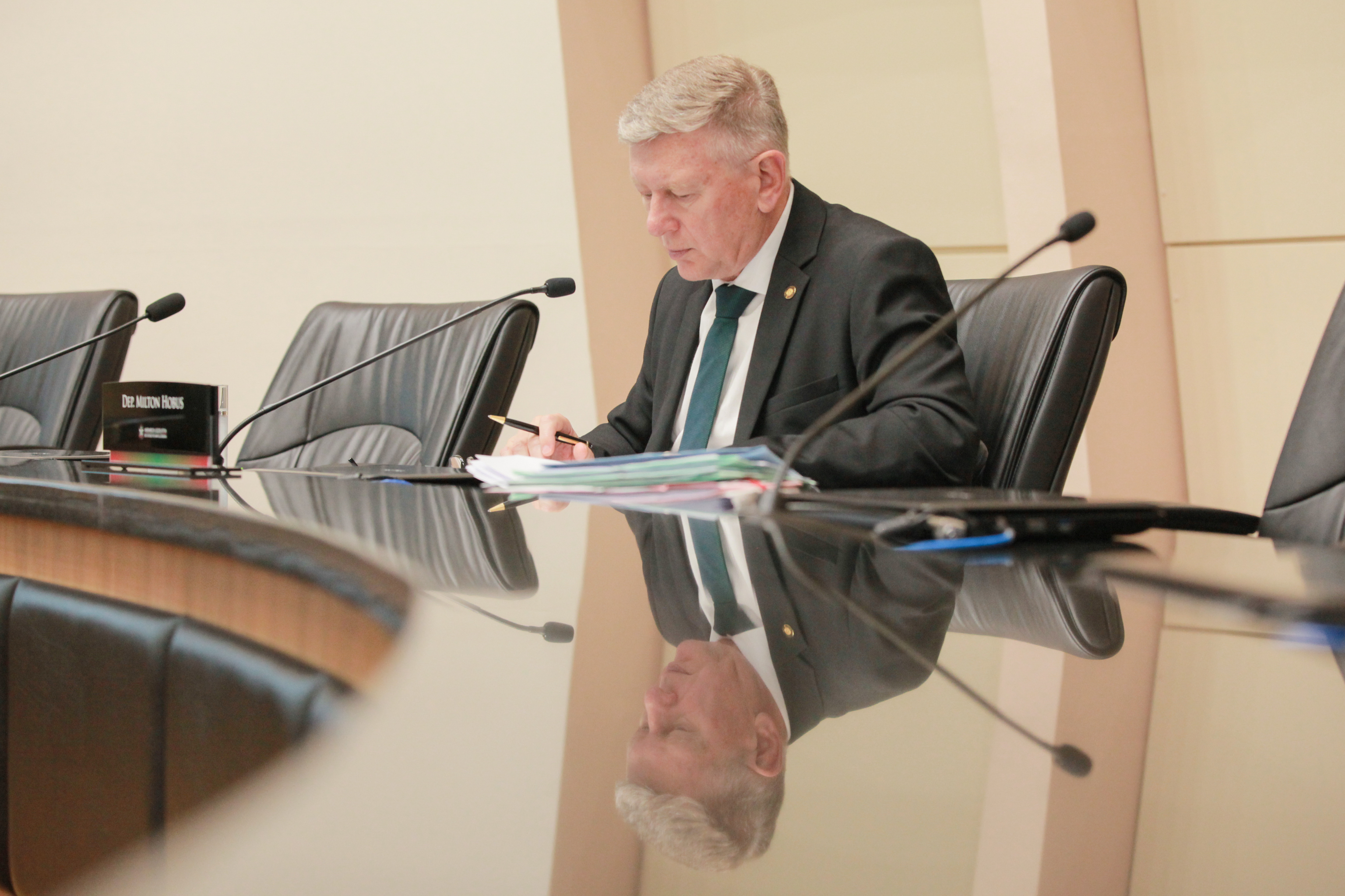 - Deputado Milton Hobus (PSD)