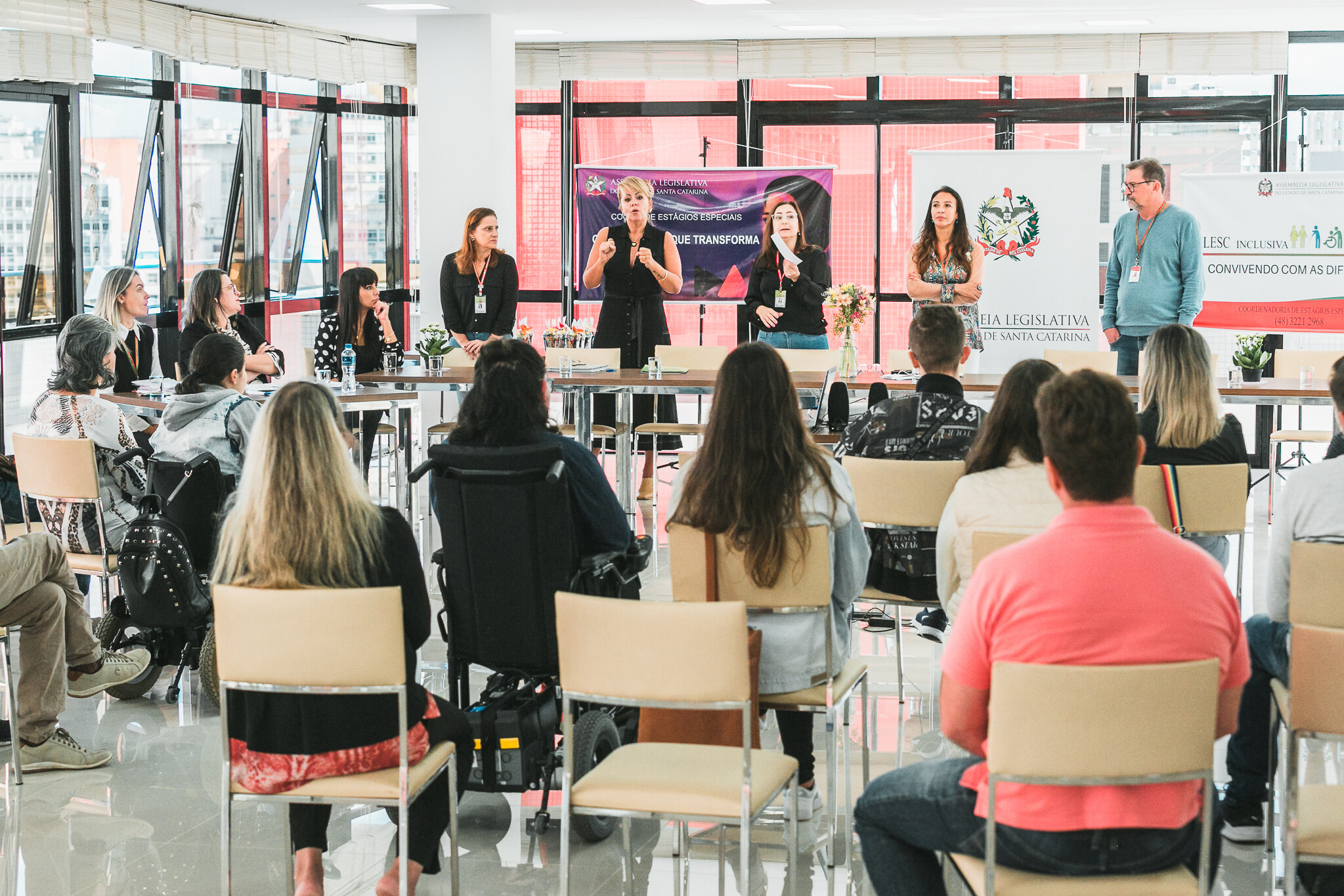 Parlamento recepciona selecionados do Programa Alesc Inclusiva