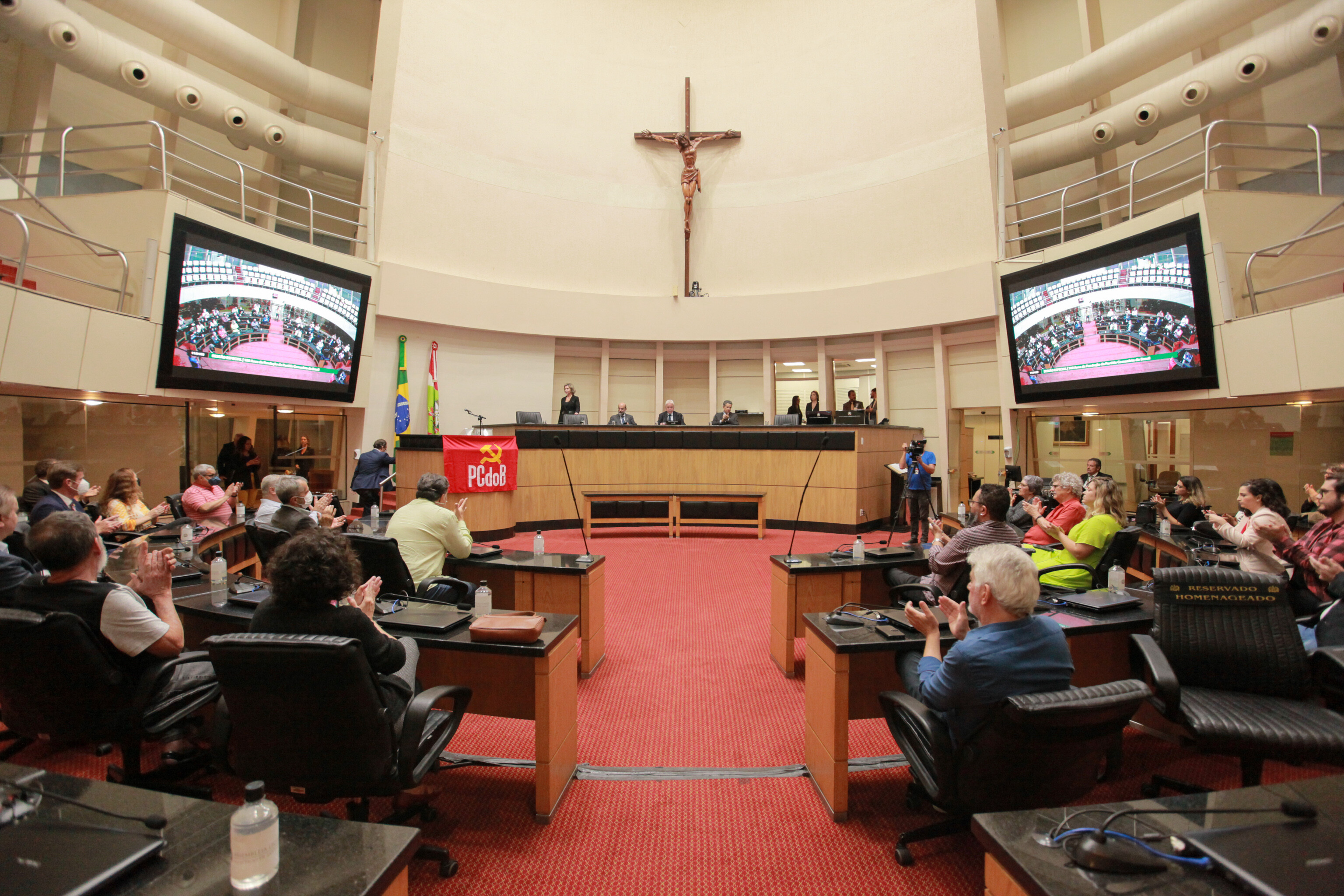 Assembleia homenageia o PCdoB pela passagem dos 100 anos de fundação