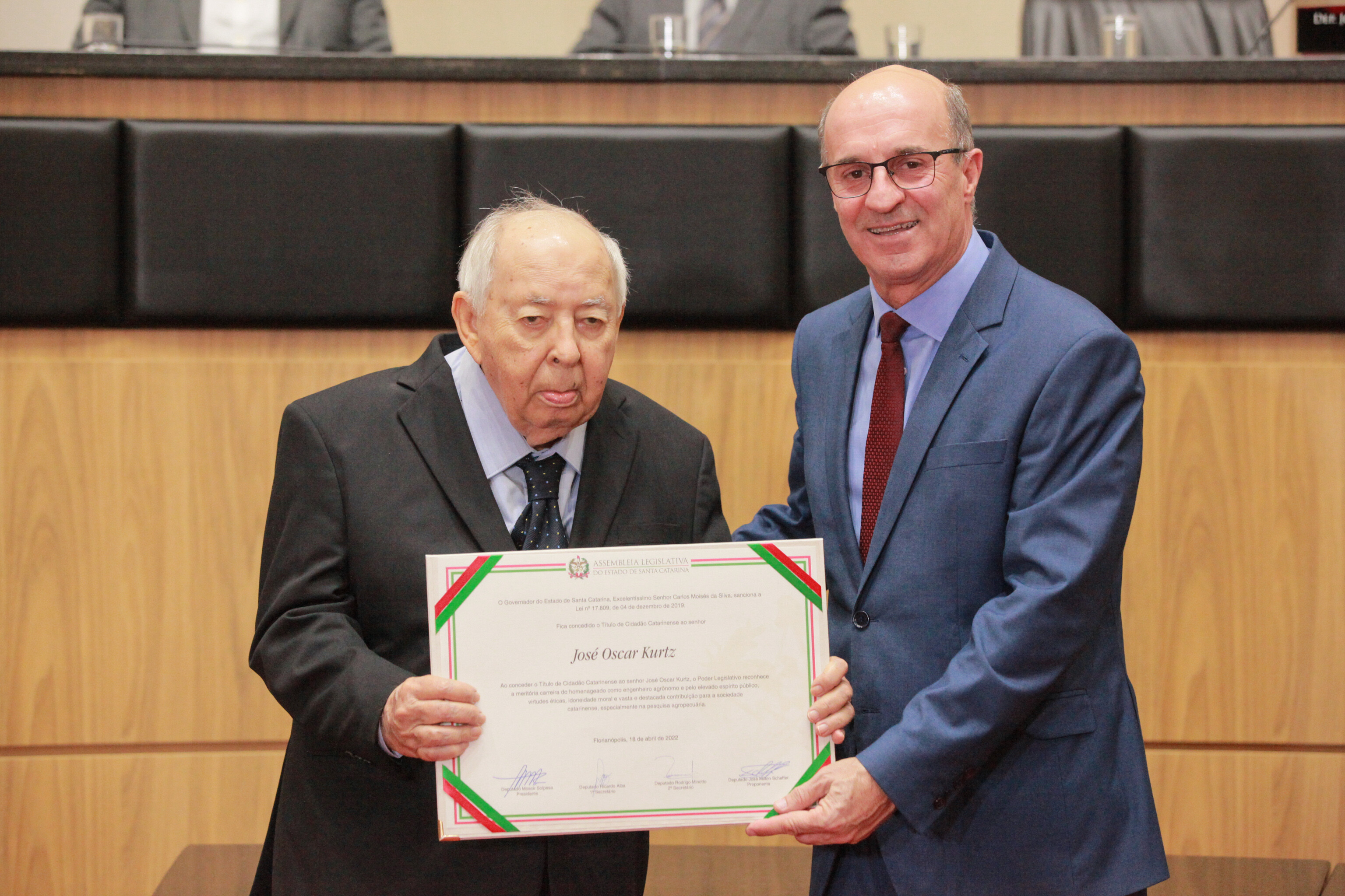 José Oscar Kurtz e o deputado José Milton Scheffer.