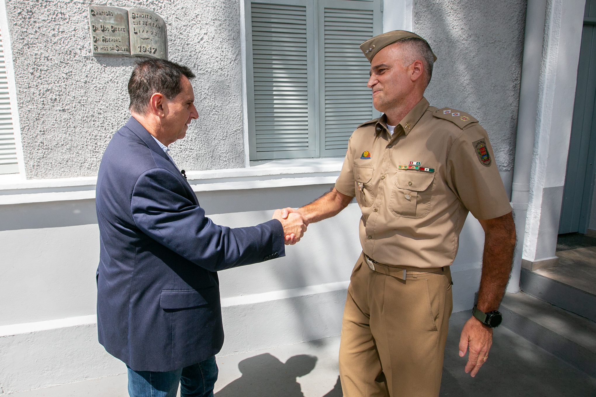 Deputado Coronel Mocellin (Republicanos)  e diretor do Colégio Policial Militar Feliciano Nunes Pires, major Márcio Jean Ricardo