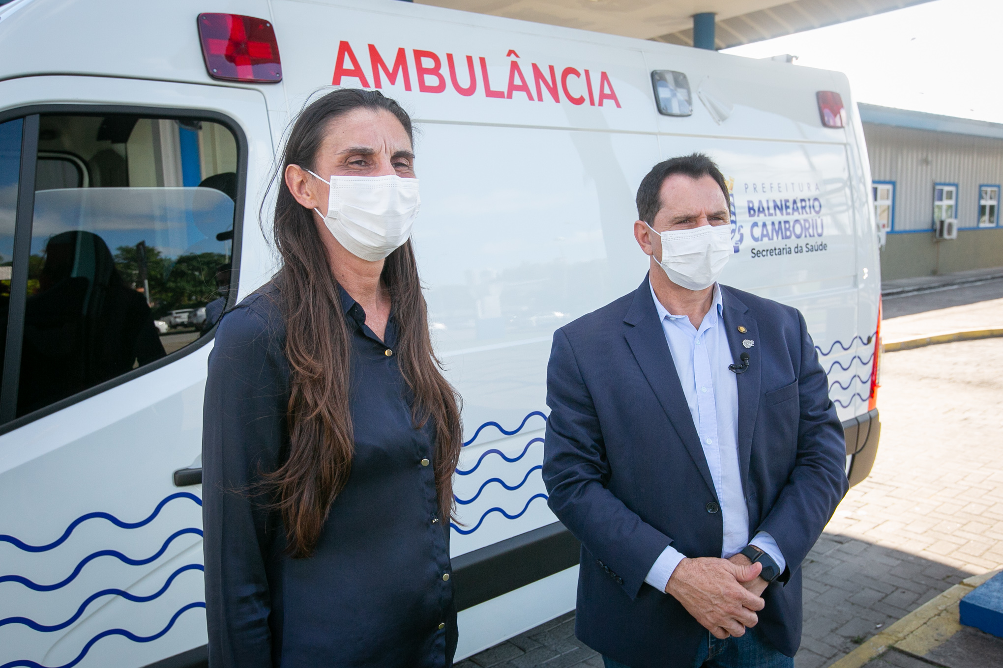 Deputado Coronel Mocellin (Republicanos) e diretora geral do Hospital Municipal Ruth Cardoso, Syntia Sorgato