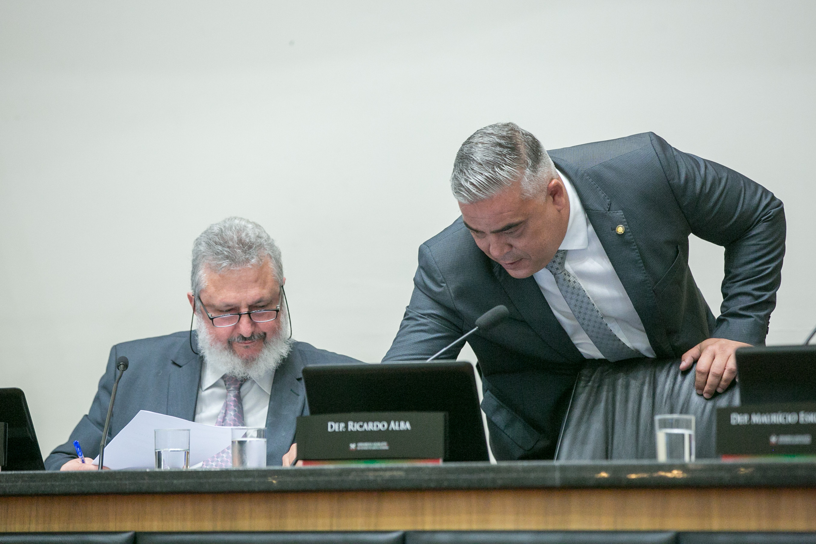 Deputado Padre Pedro Baldissera (PT) e Deputado Sargento Lima (PL)