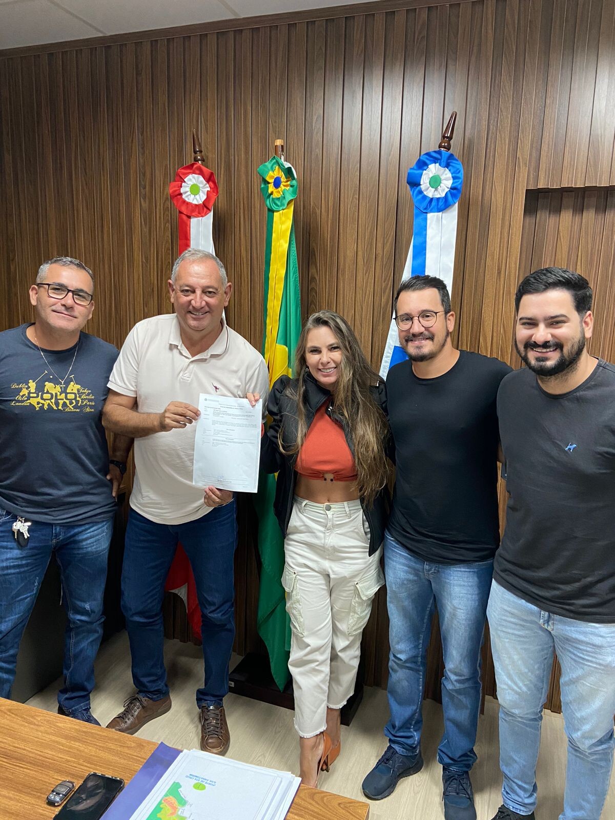 Paulinha entrega emenda de R$ 250 mil para Governador Celso Ramos