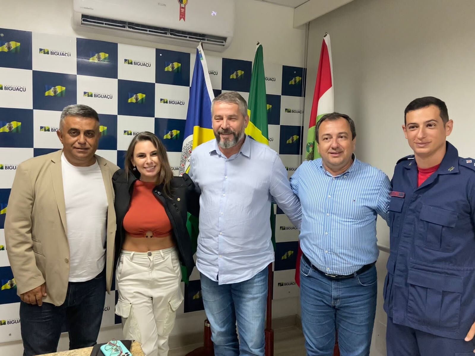 Deputada Paulinha entrega emendas de R$ 410 mil para Biguaçu