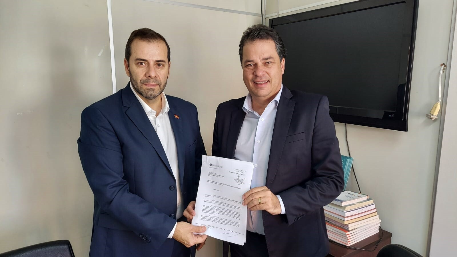Minotto apresenta demandas de hospital materno-infantil de Criciúma