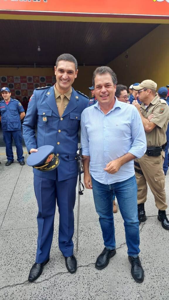 Minotto parabeniza novo comandante do 4º Batalhão de Bombeiros Militar