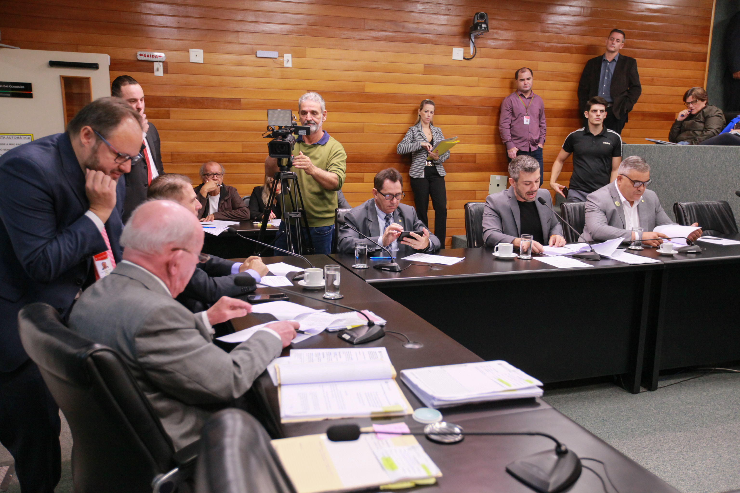 - Comissão de Finanças e Tributação