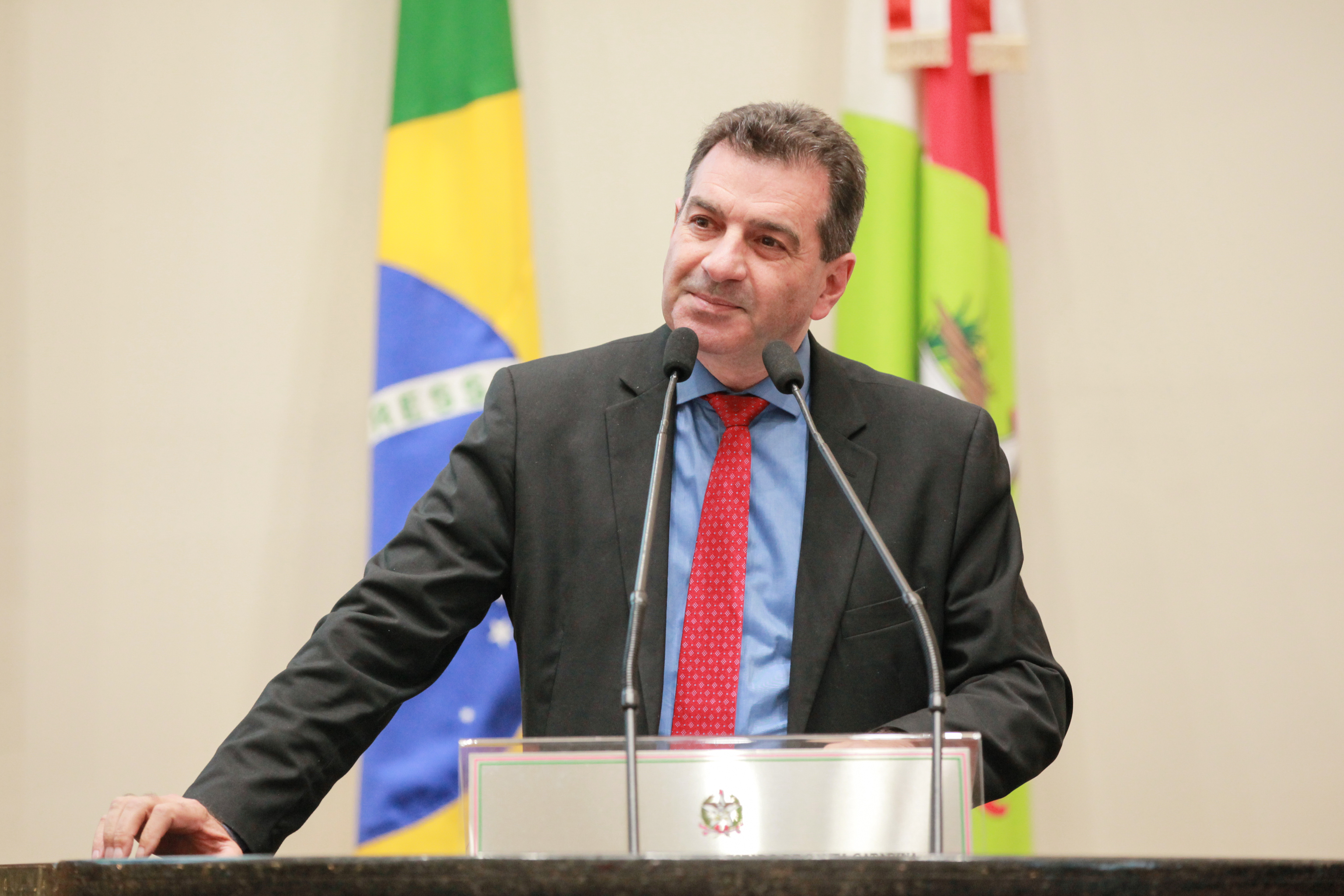 - Deputado Valdir Cobalchini (MDB)