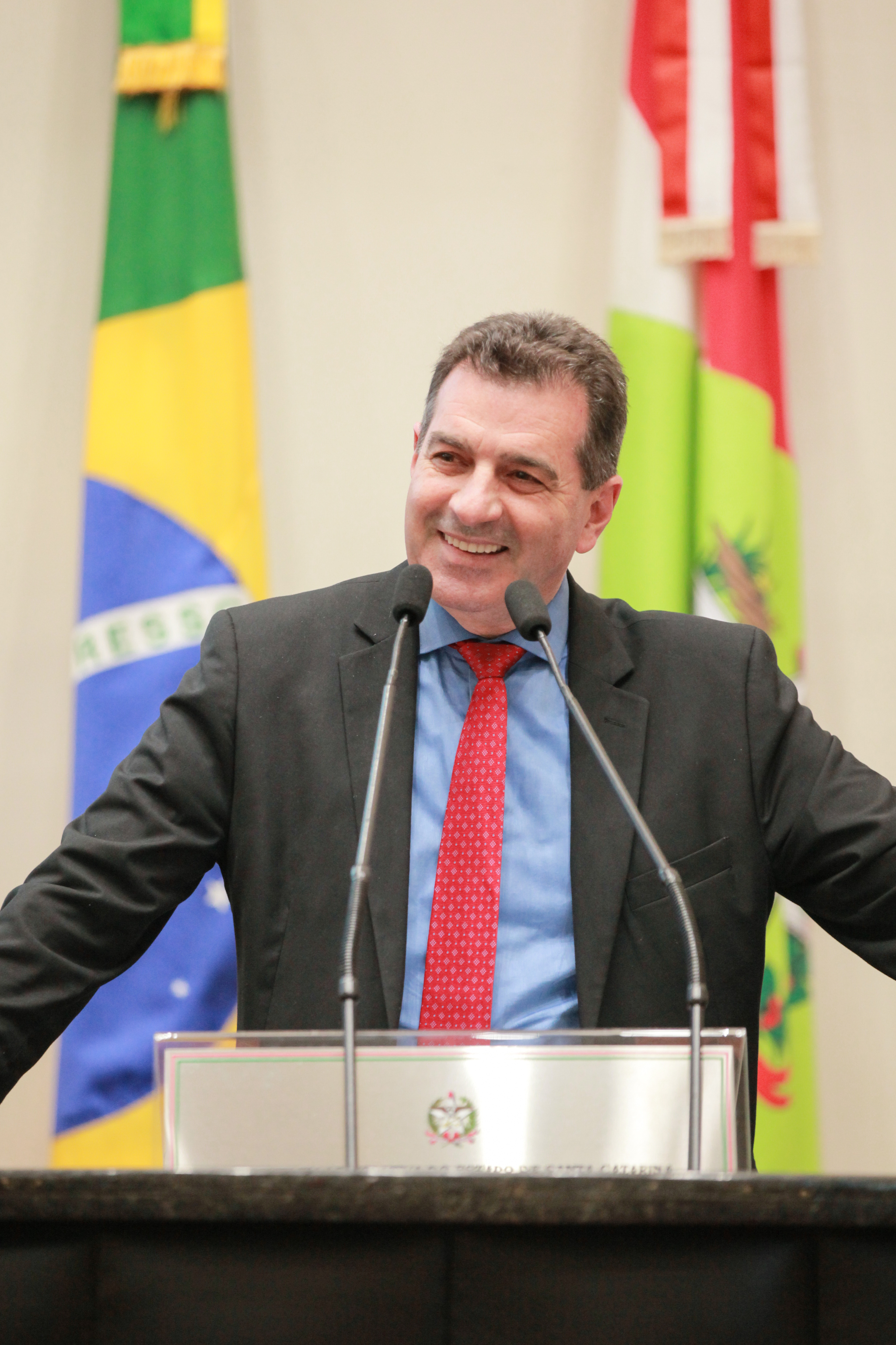- Deputado Valdir Cobalchini (MDB)
