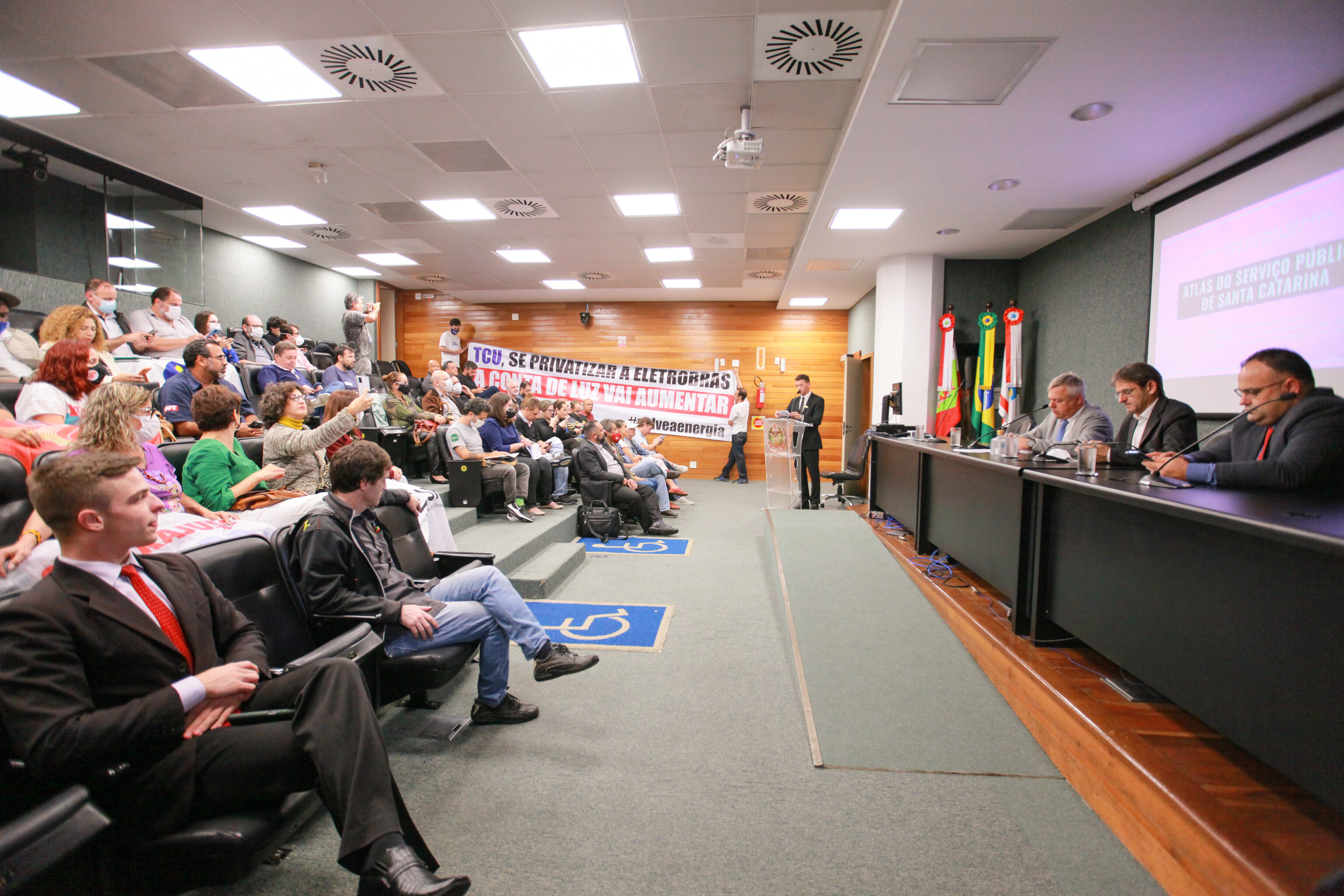 Frente em defesa do serviço público é lançada na Assembleia