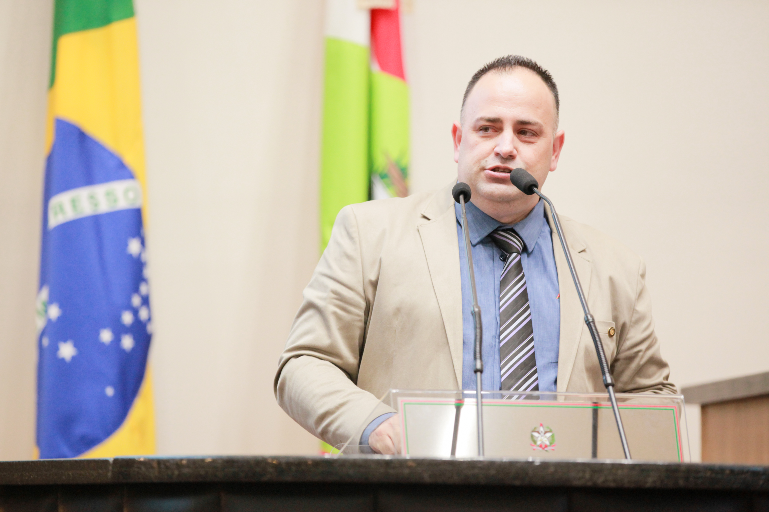 - Deputado Adriano Pereira (PT)