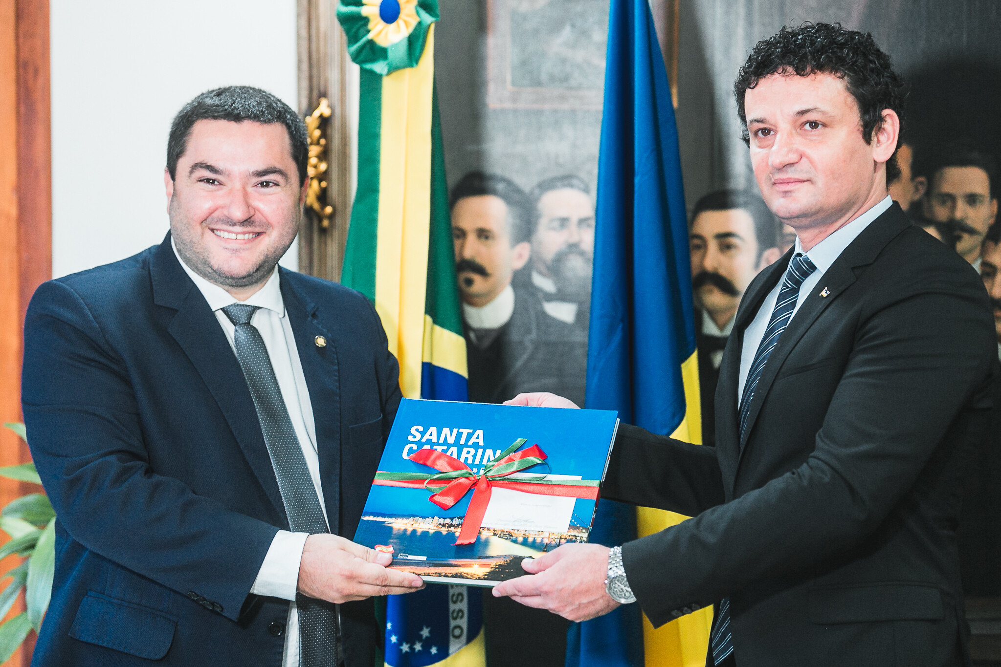 Chefe da embaixada da Ucrânia solicita ajuda humanitária de SC