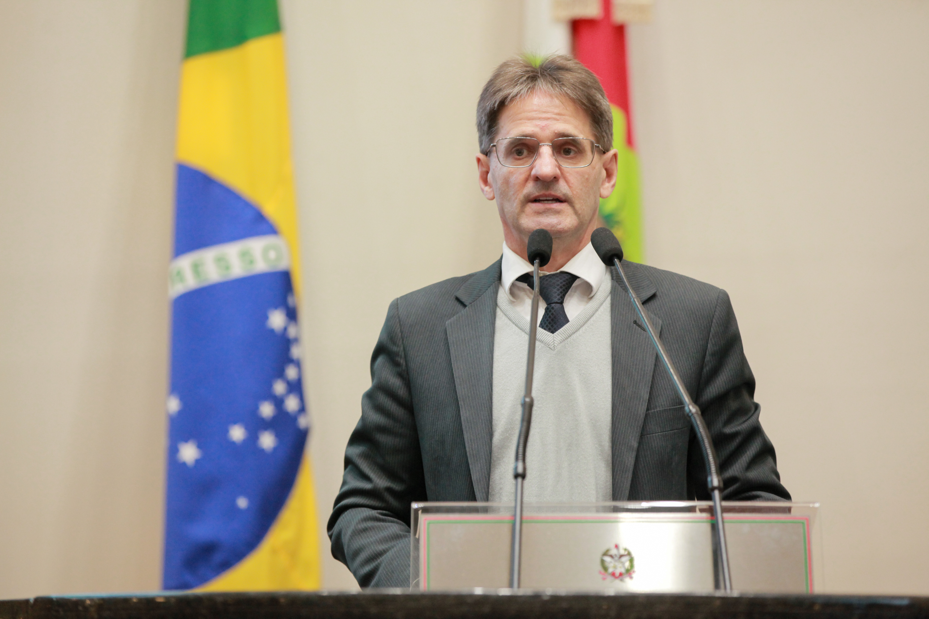 - Deputado Neodi Saretta (PT)