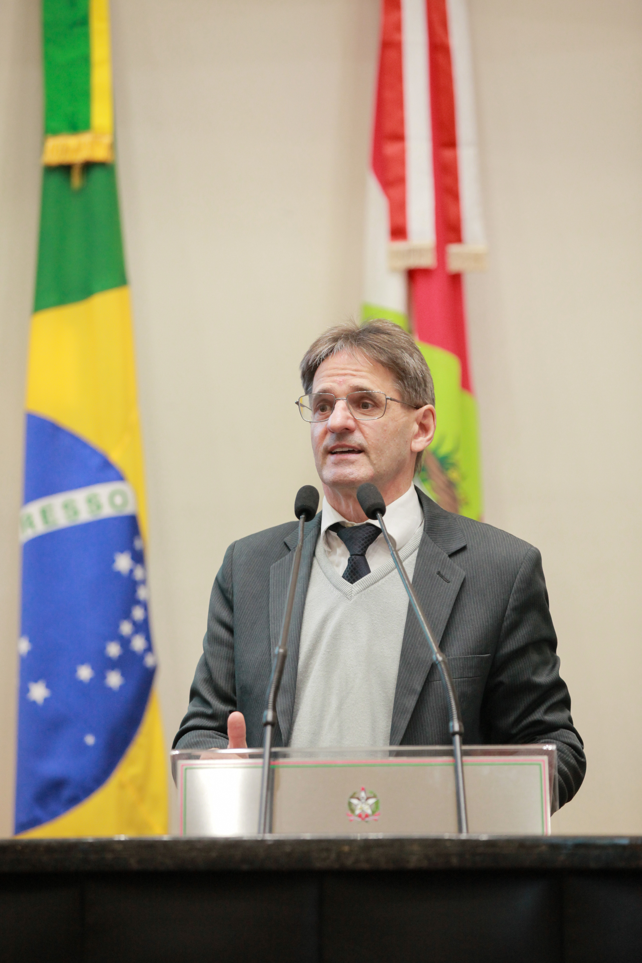 - Deputado Neodi Saretta (PT)