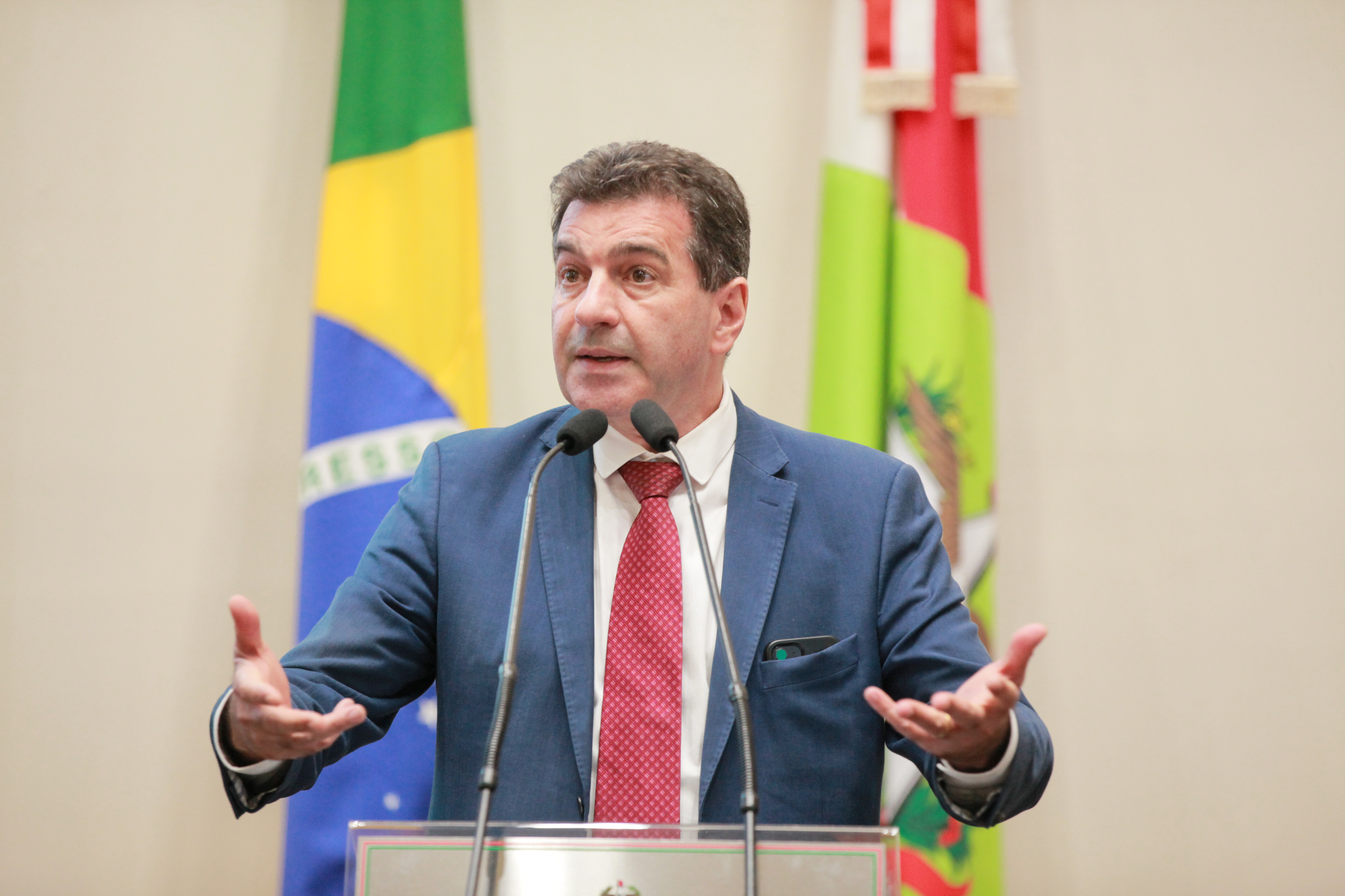 - Deputado Valdir Cobalchini (MDB)