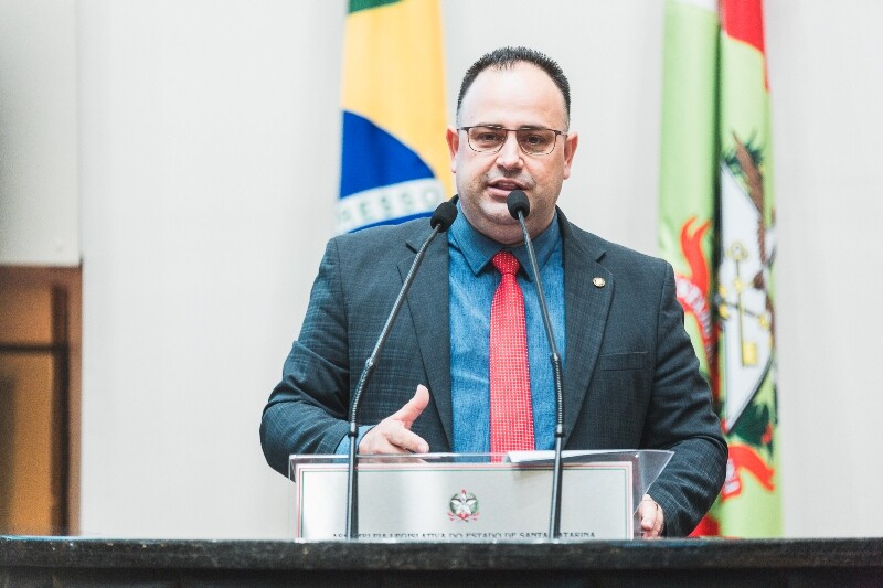 Deputado Adriano Pereira