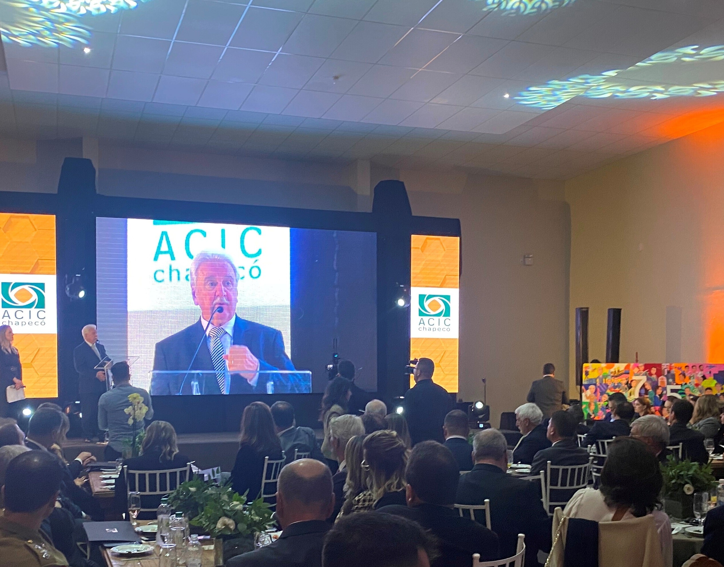Sopelsa participa da posse da diretoria da Acic em Chapecó