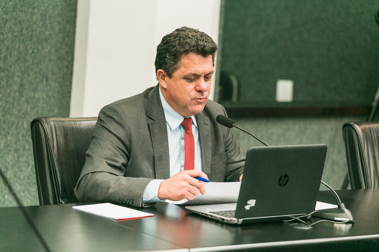 Deputado Ivan Naatz (PL), presidente da Comissão de Turismo e Meio Ambiente da Alesc coordena as audiências públicas. FOTO: Divulgação