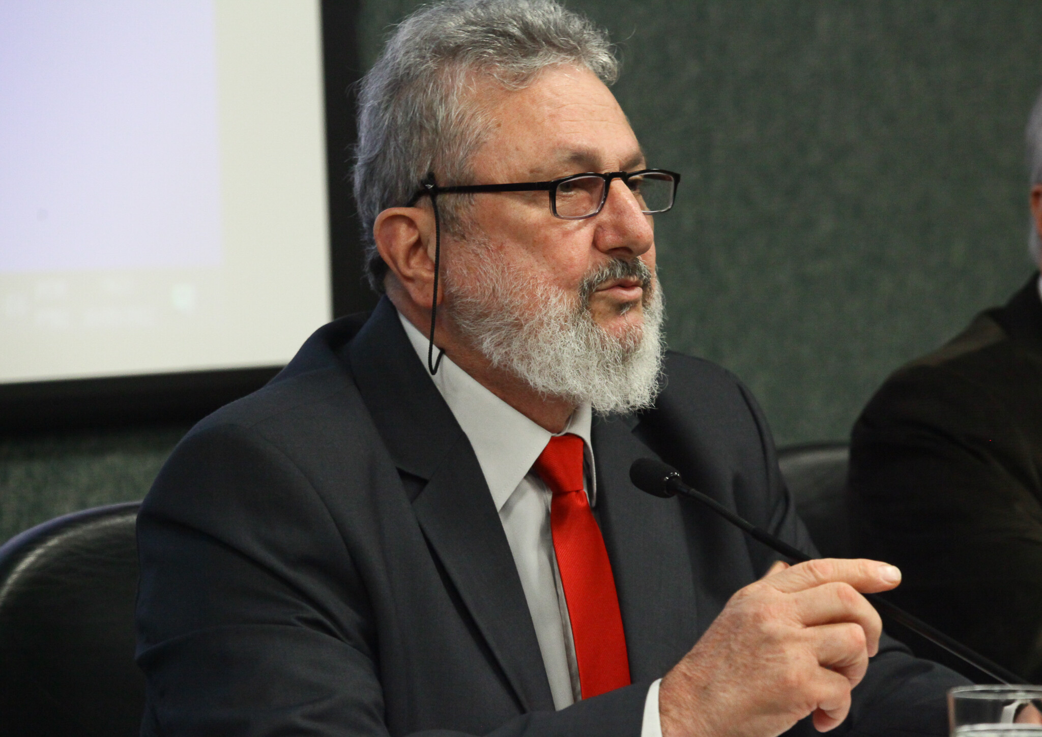 Deputado Padre Pedro Baldissera, presidente do Fórum Parlamentar para a Preservação do Aquífero Guarani e das Águas Superficiais.