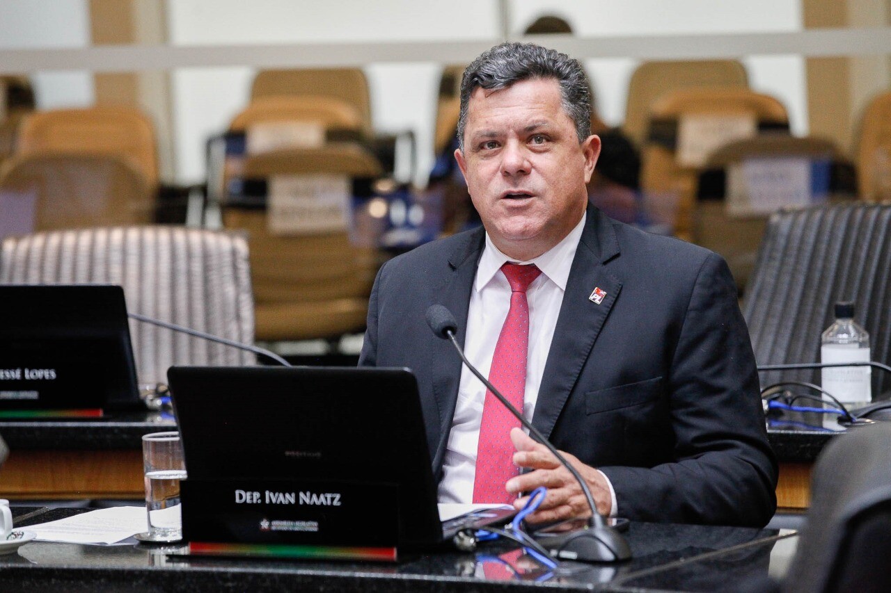 Deputado Ivan Naatz ( PL), presidente da Comissão de Turismo e Meio Ambiente da Alesc, coordena os debates . (Divulgação- Daniel Conzi – Agência Alesc