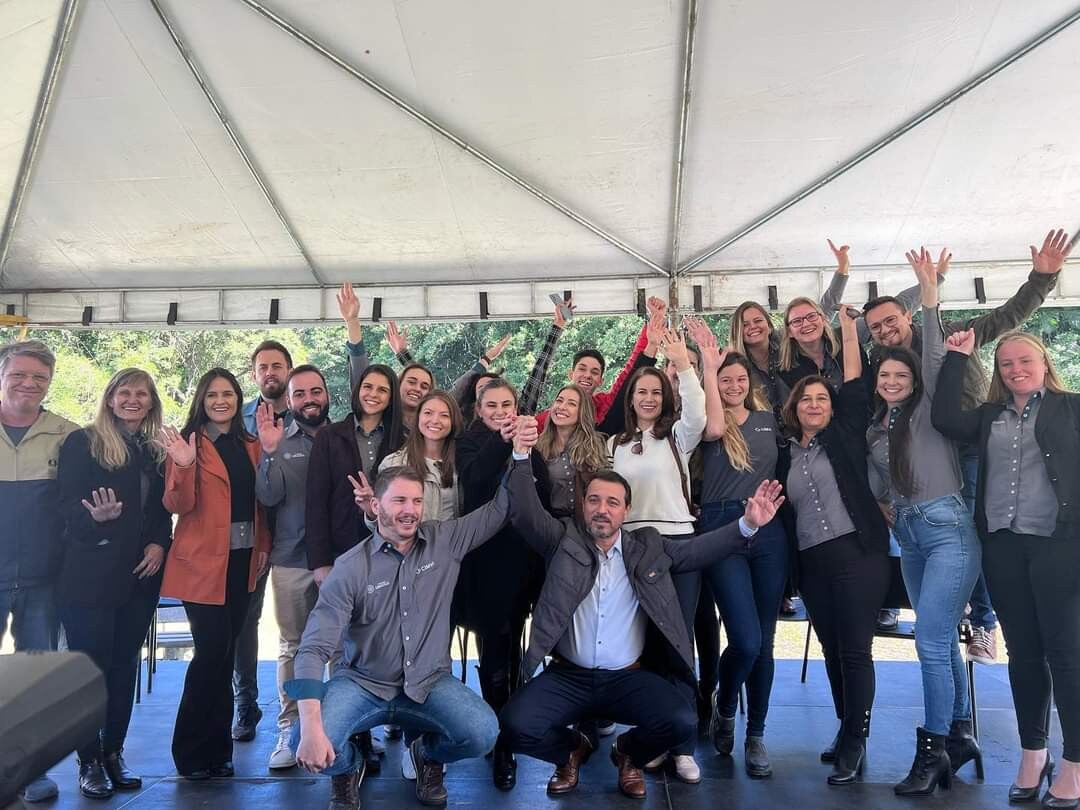 Anúncio foi feito em Timbó, na presença de várias autoridades da região. FOTO: Divulgação