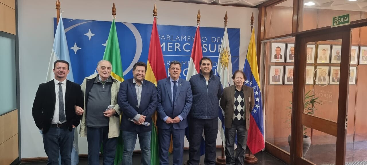 Deputado Ivan Naatz e demais integrantes do Parlasul