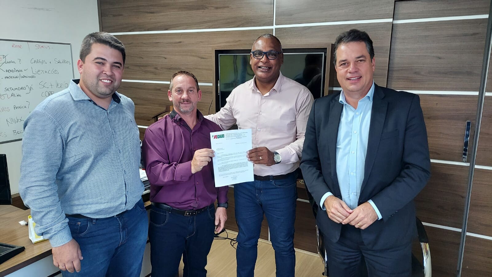 Deputado Rodrigo Minotto e lideranças do esporte