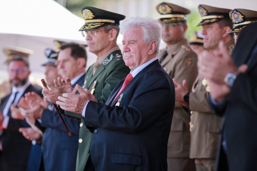 Presidente Moacir Sopelsa recebe Medalha de Amigo da Polícia Militar