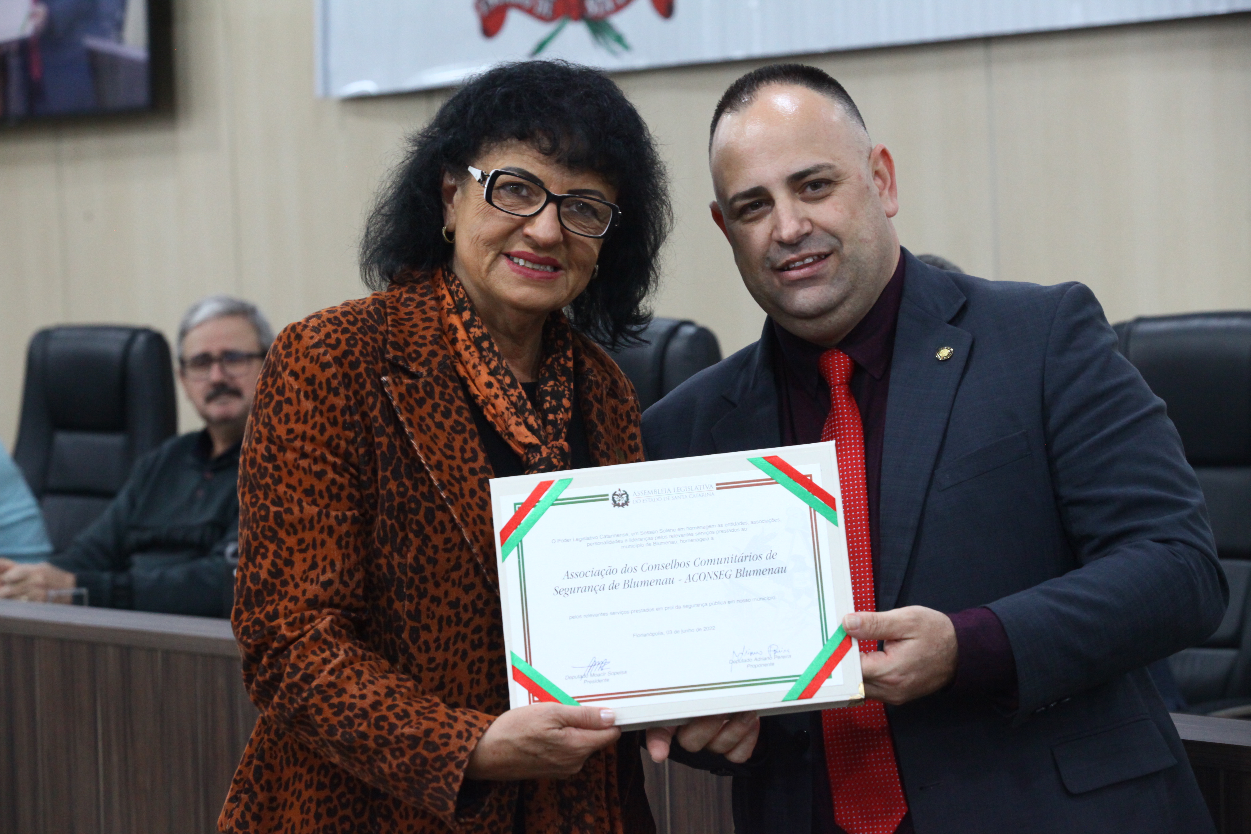 Sessão Solene em homenagem as entidades, associações, personalidades e lideranças de Blumenau