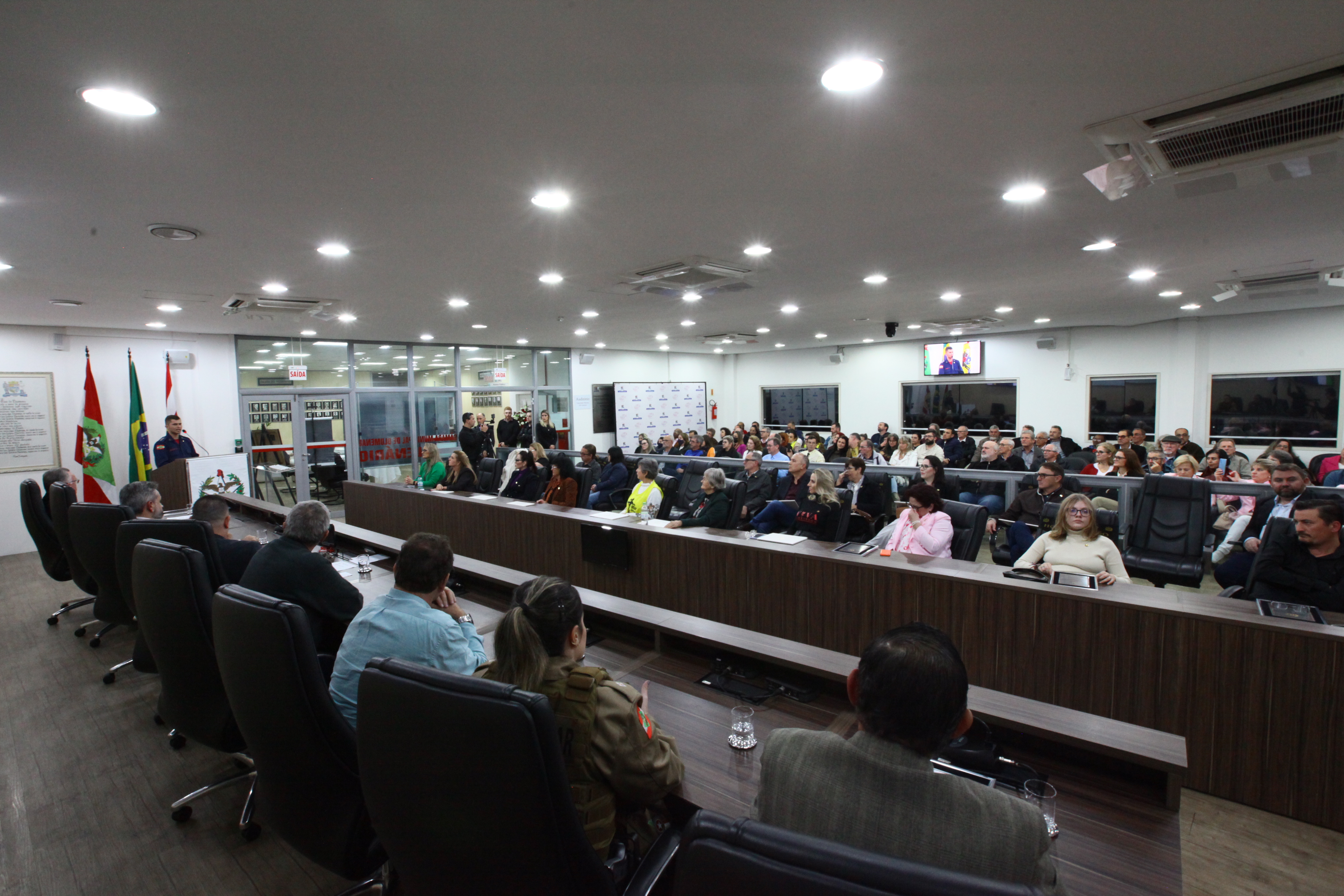 Sessão Solene em homenagem as entidades, associações, personalidades e lideranças de Blumenau