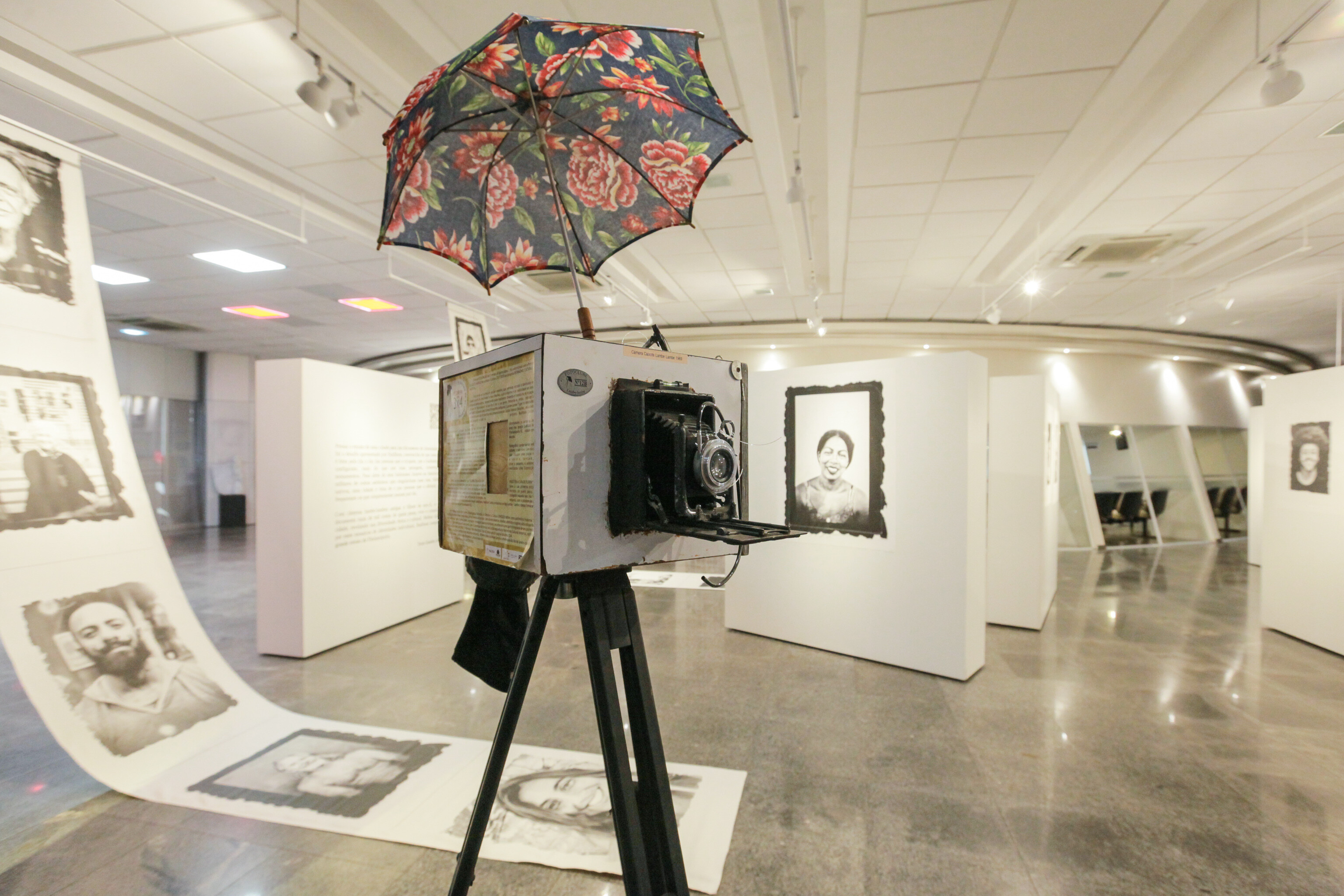 Alesc sedia exposição Floripa em 3×4, de Radilson Carlos Gomes