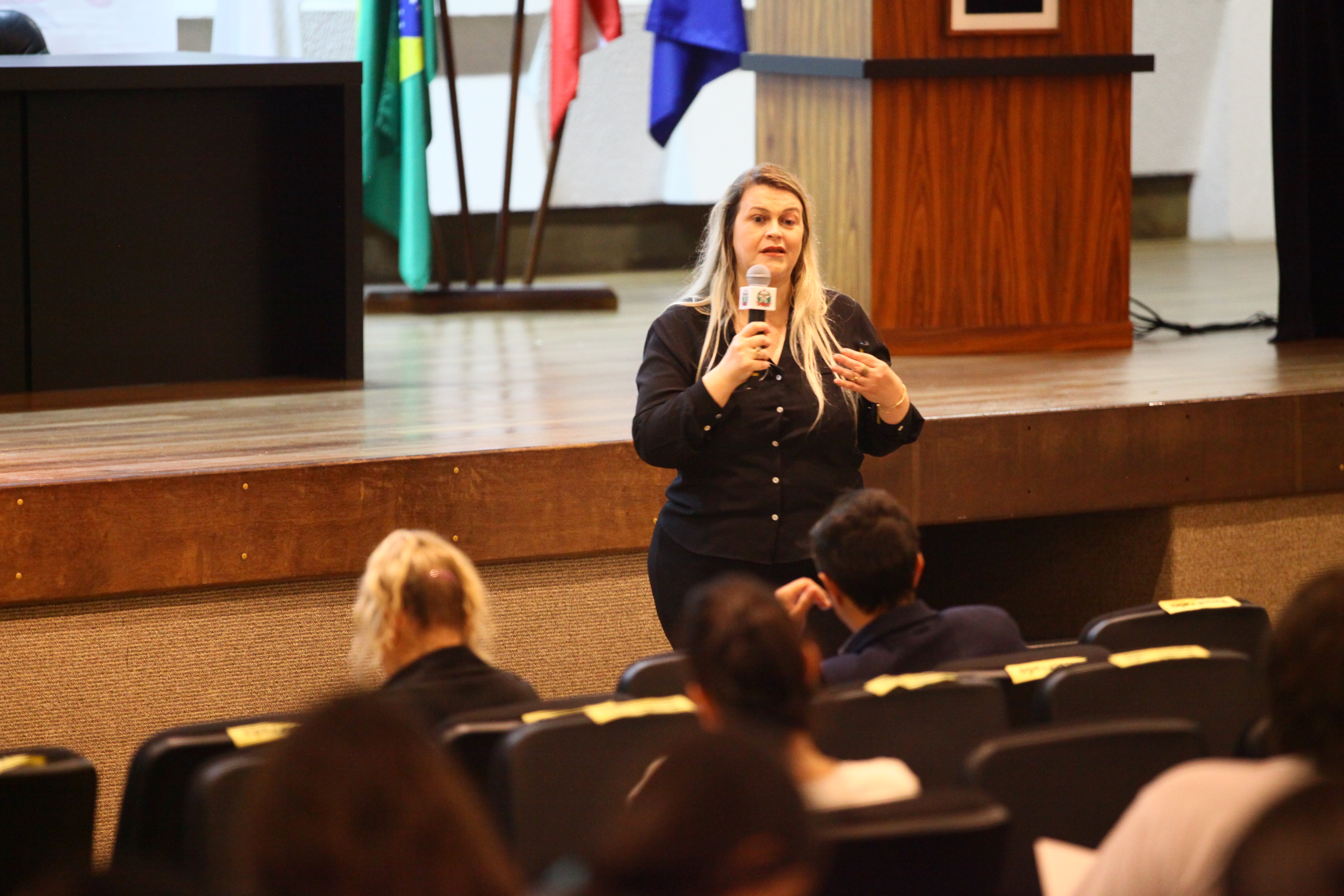 Seminário de Capacitação na Atenção à Saúde das Pessoas com Estomias- Jaqueline Reginatto, fisioterapeuta
