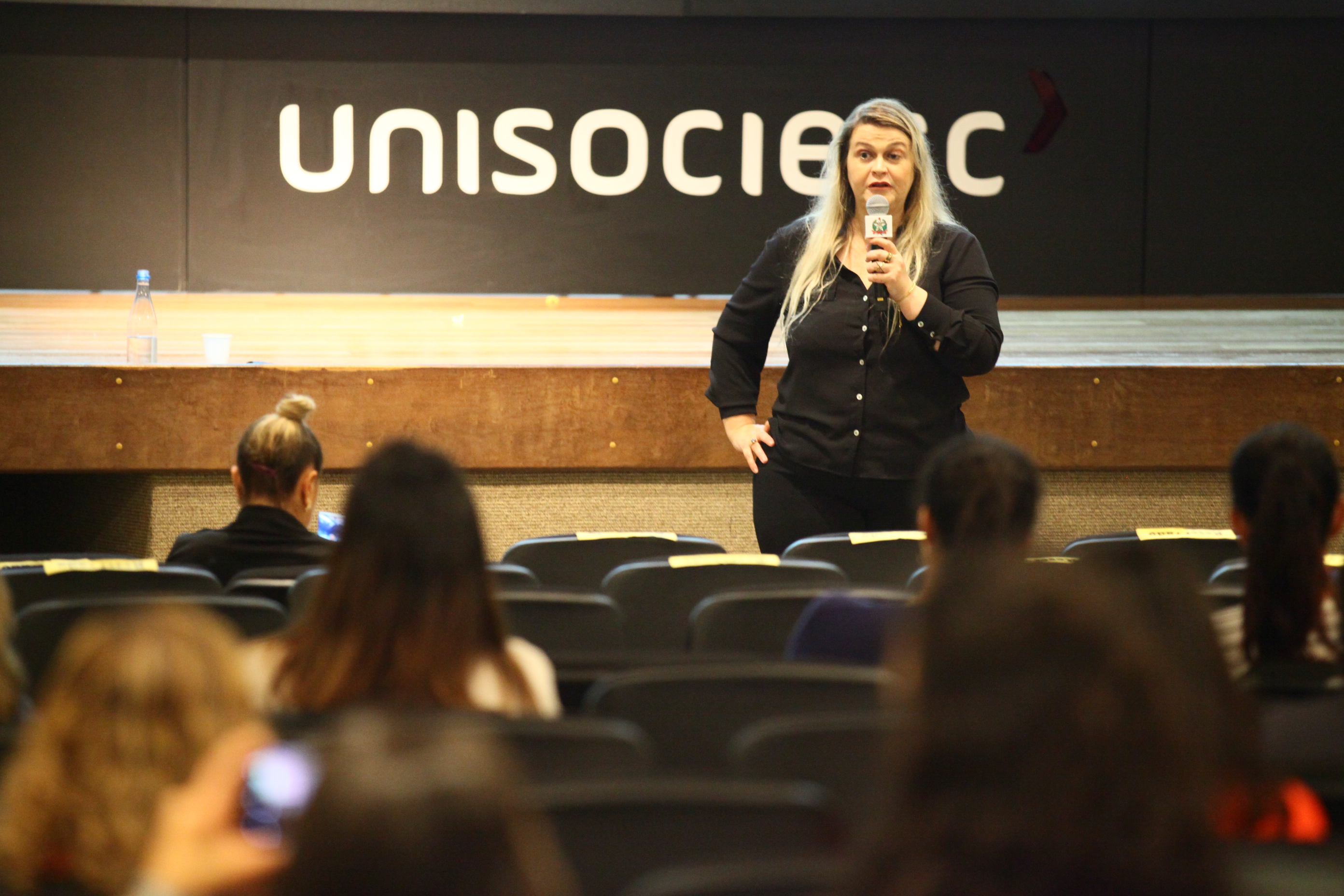 Seminário de Capacitação na Atenção à Saúde das Pessoas com Estomias - Jaqueline Reginatto, fisioterapeuta