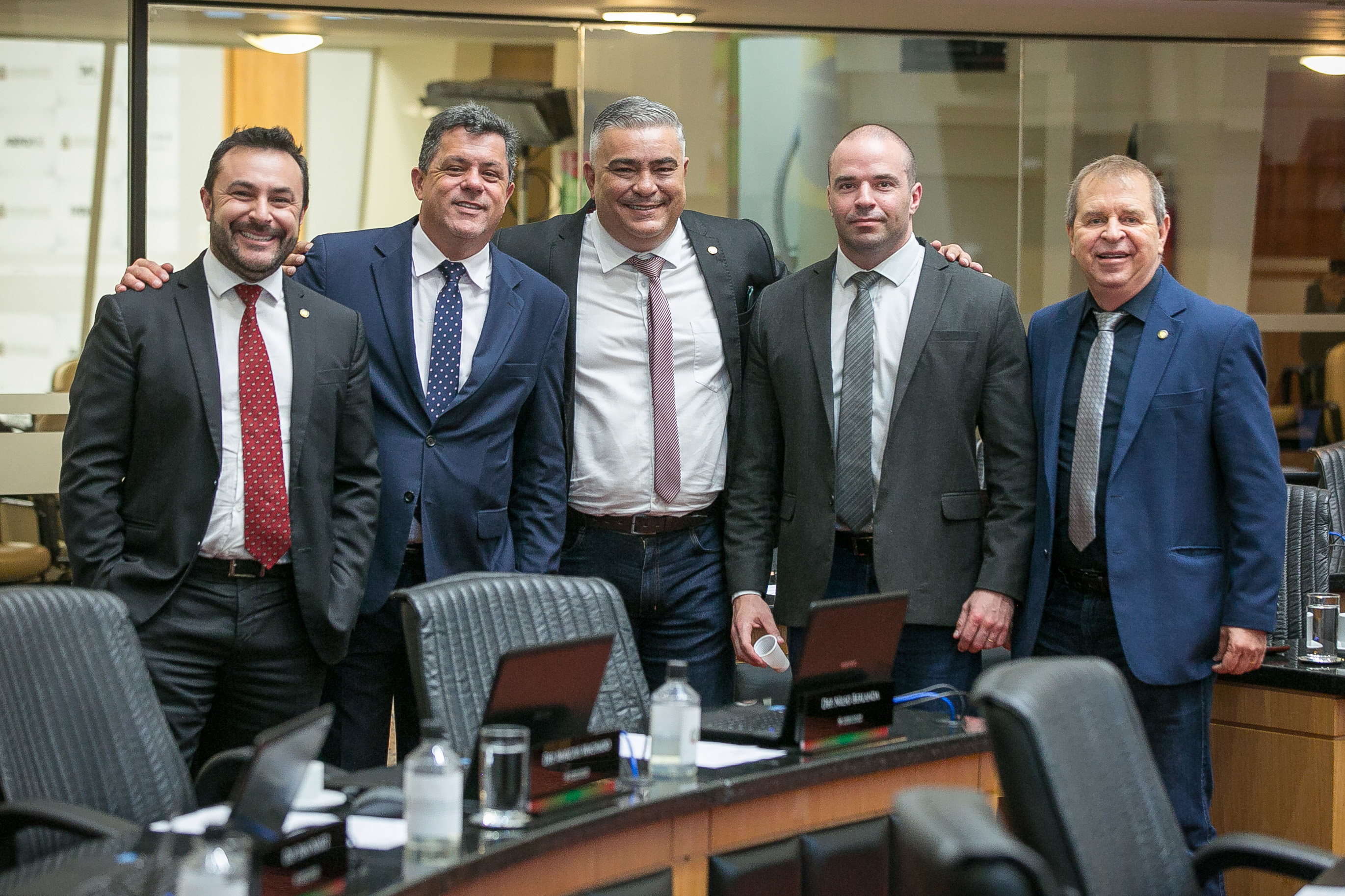 Deputado Marcius Machado (PL), Deputado Ivan Naatz (PL),
Deputado Sargento Lima (PL), Deputado Jessé Lopes (PL) e Deputado Maurício Eskudlark (PL)